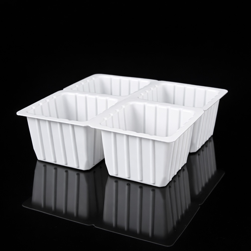 4-compartment white PP ice cube trays that can be sealed with film