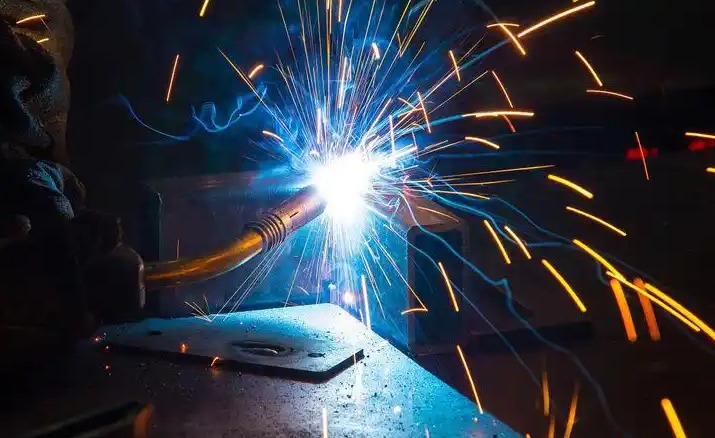 mild steel mig welding gas choices in a workshop