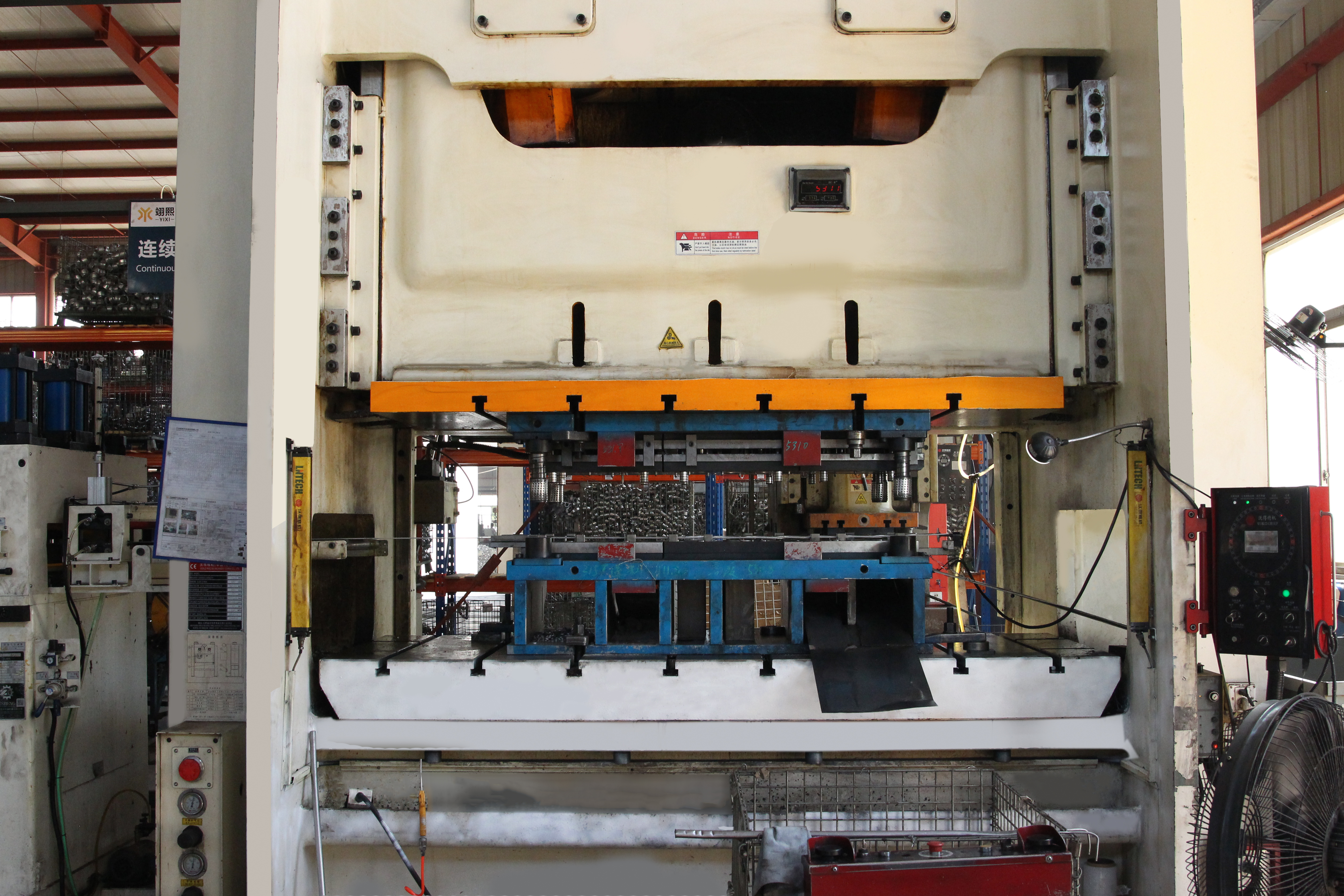 Die in Manufacturing: Choose, Design, and Run Dies That Work