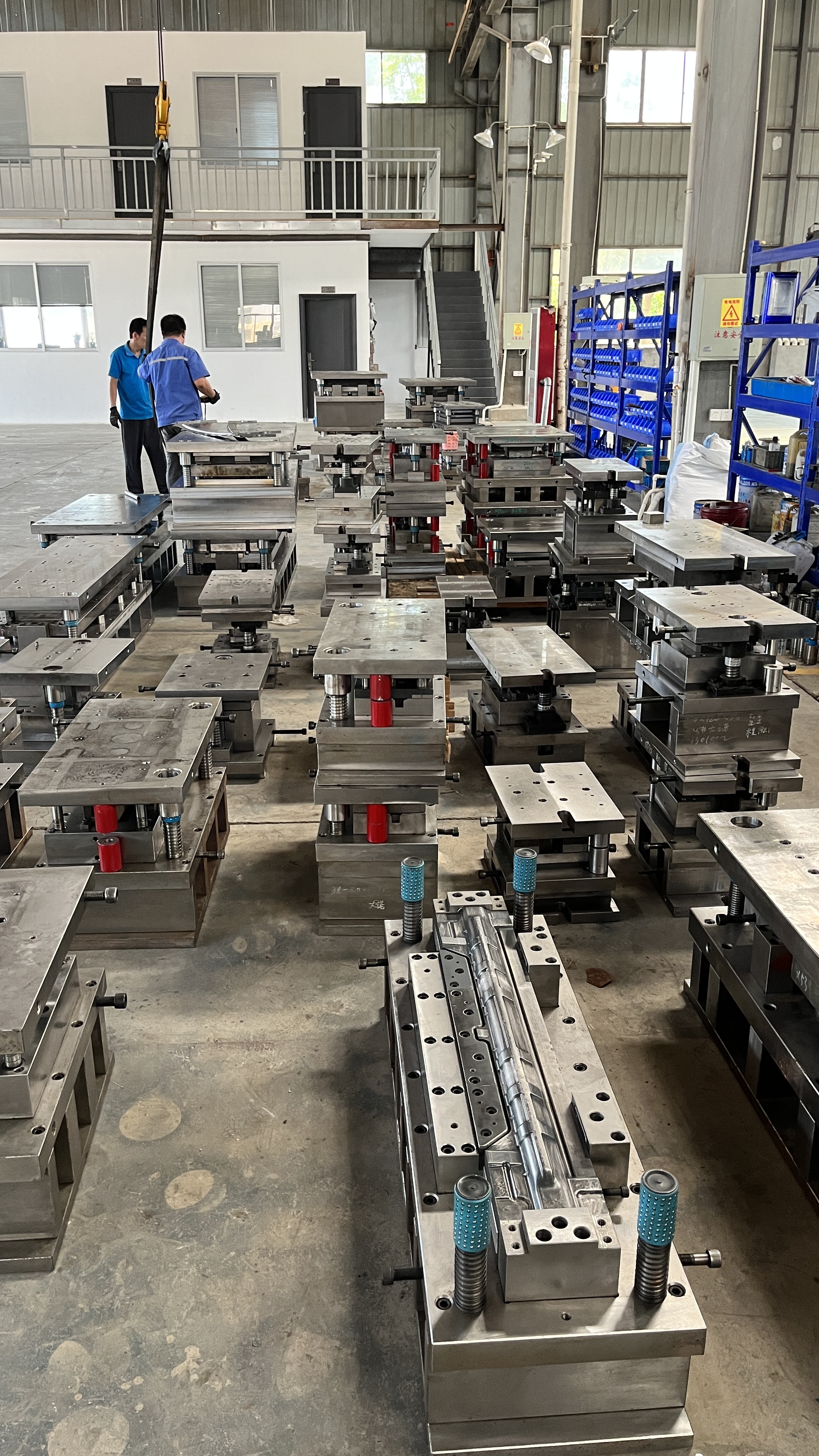 Mati Cap Logam Kustom untuk Reka Bentuk dan Fungsi Produk yang Lebih Baik