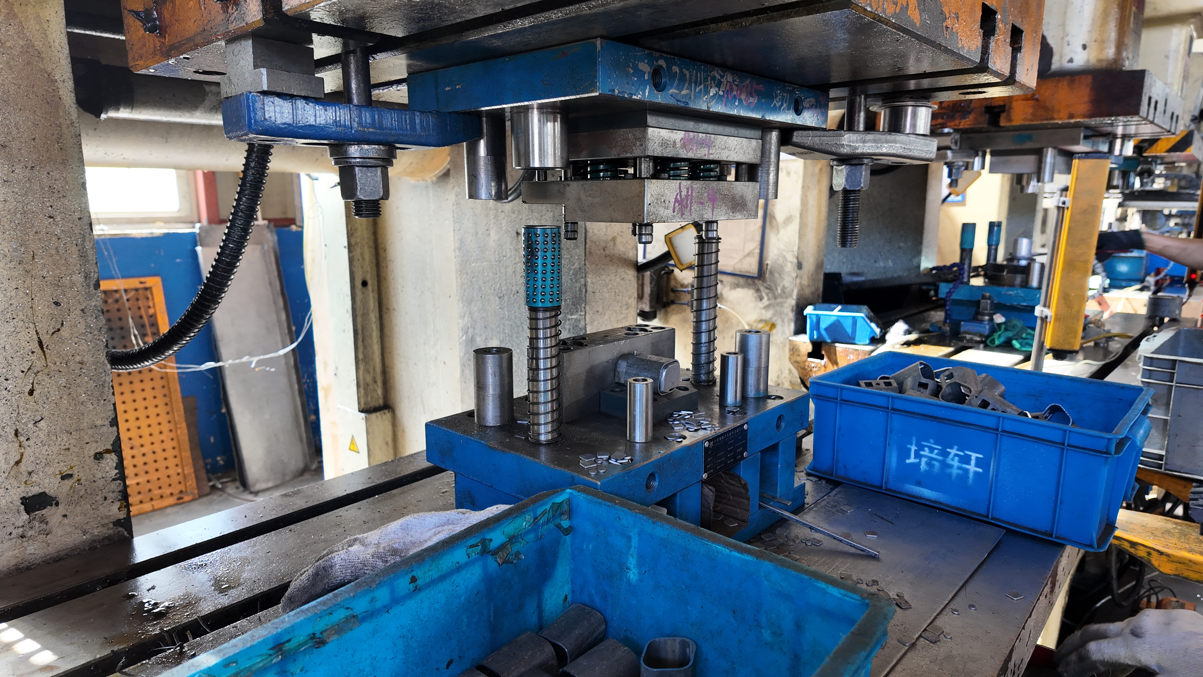 Progressive Die Stamping Process: 8 Steps From Plan To Profit