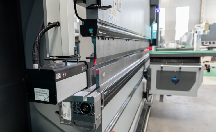 cnc press brakes create accurate bends that transform flat blanks into three dimensional components