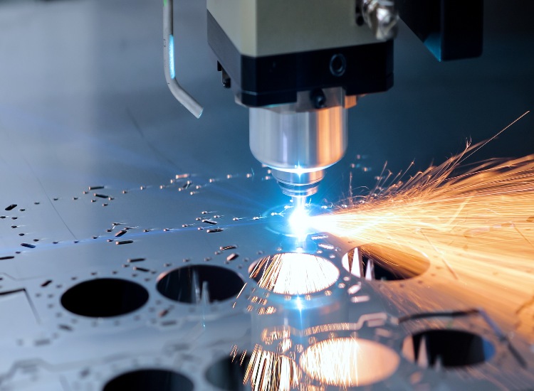 cnc machine precision cutting metal parts in a modern manufacturing facility