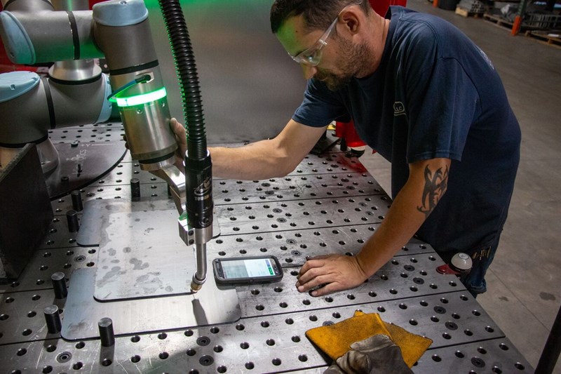 short beads controlled heat and slow cooling improve cast iron weld repairs