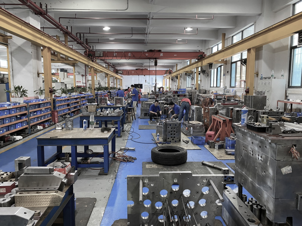 Những Lợi ích Khi Làm Việc với Các Công ty Ép Nhựa Hàng Đầu trong Sản xuất Ô tô