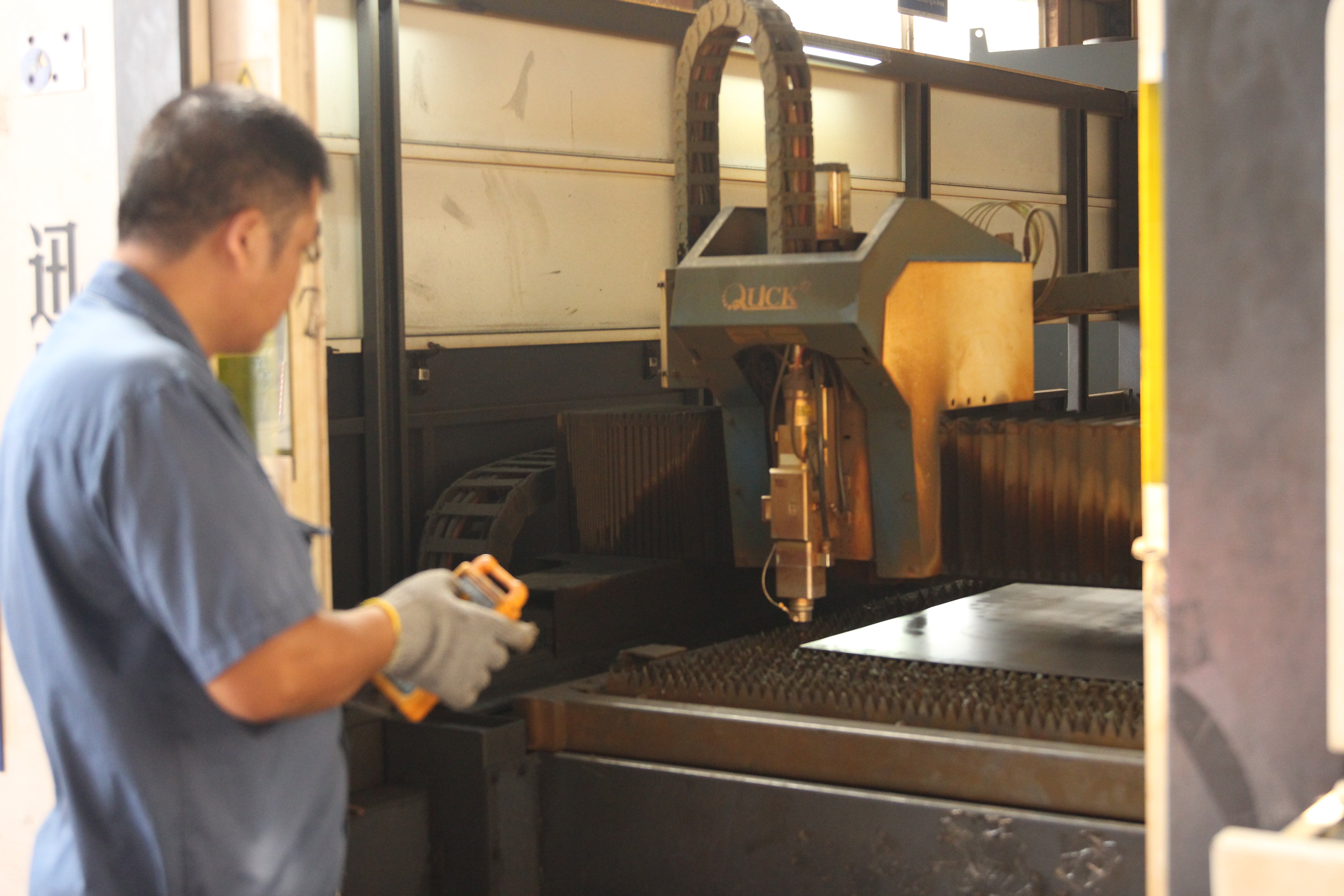 common sheet metal cutting tools for straight cuts curves and trim work