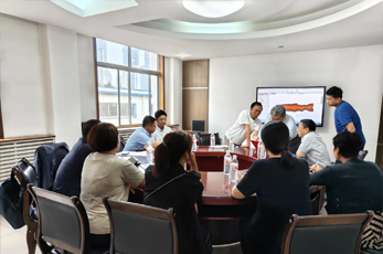 Japanese clients visit our company to discuss cooperation on new product development.