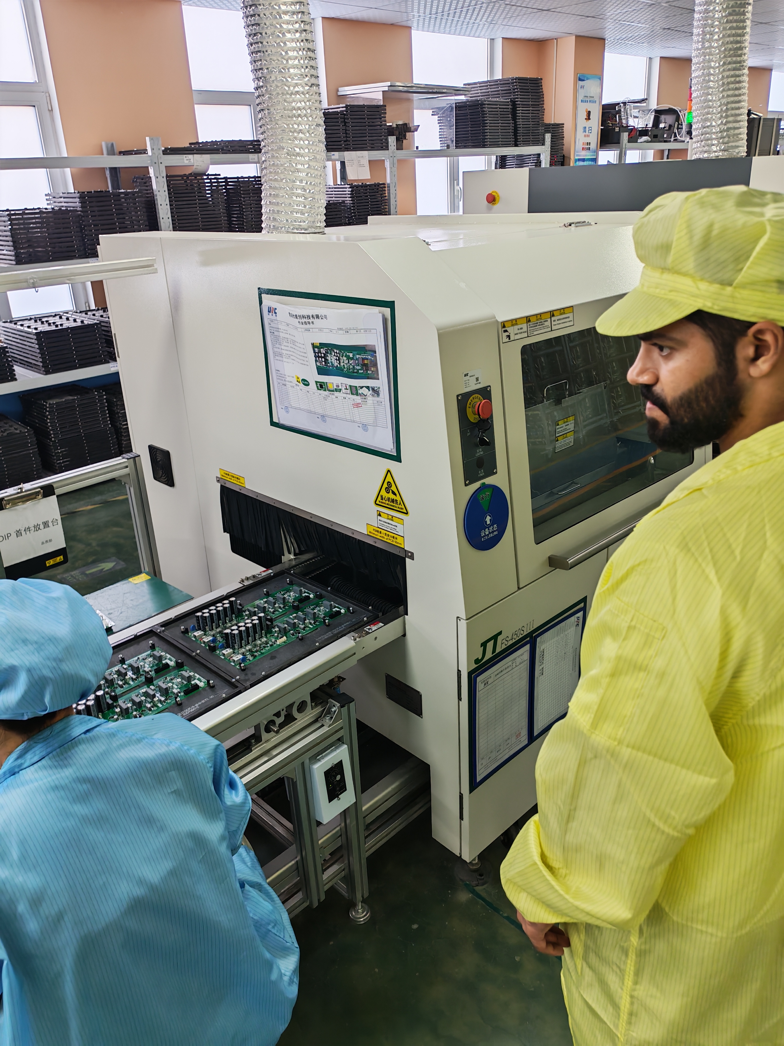 News: Pakistan Client Visits Our Factory to Inspect All-in-One Energy Storage Systems