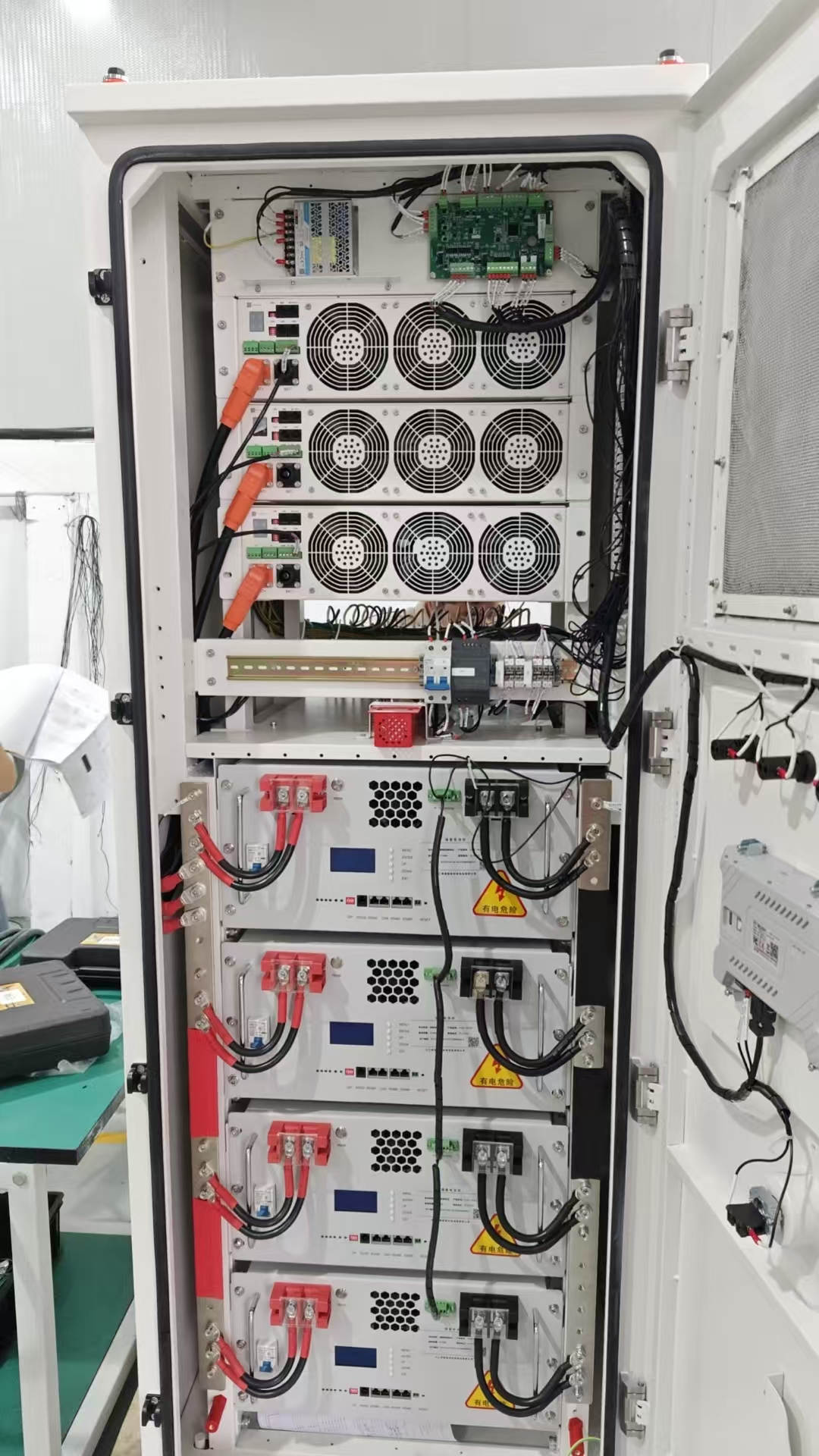 高電圧エネルギー貯蔵統合機 20kW／112kWh