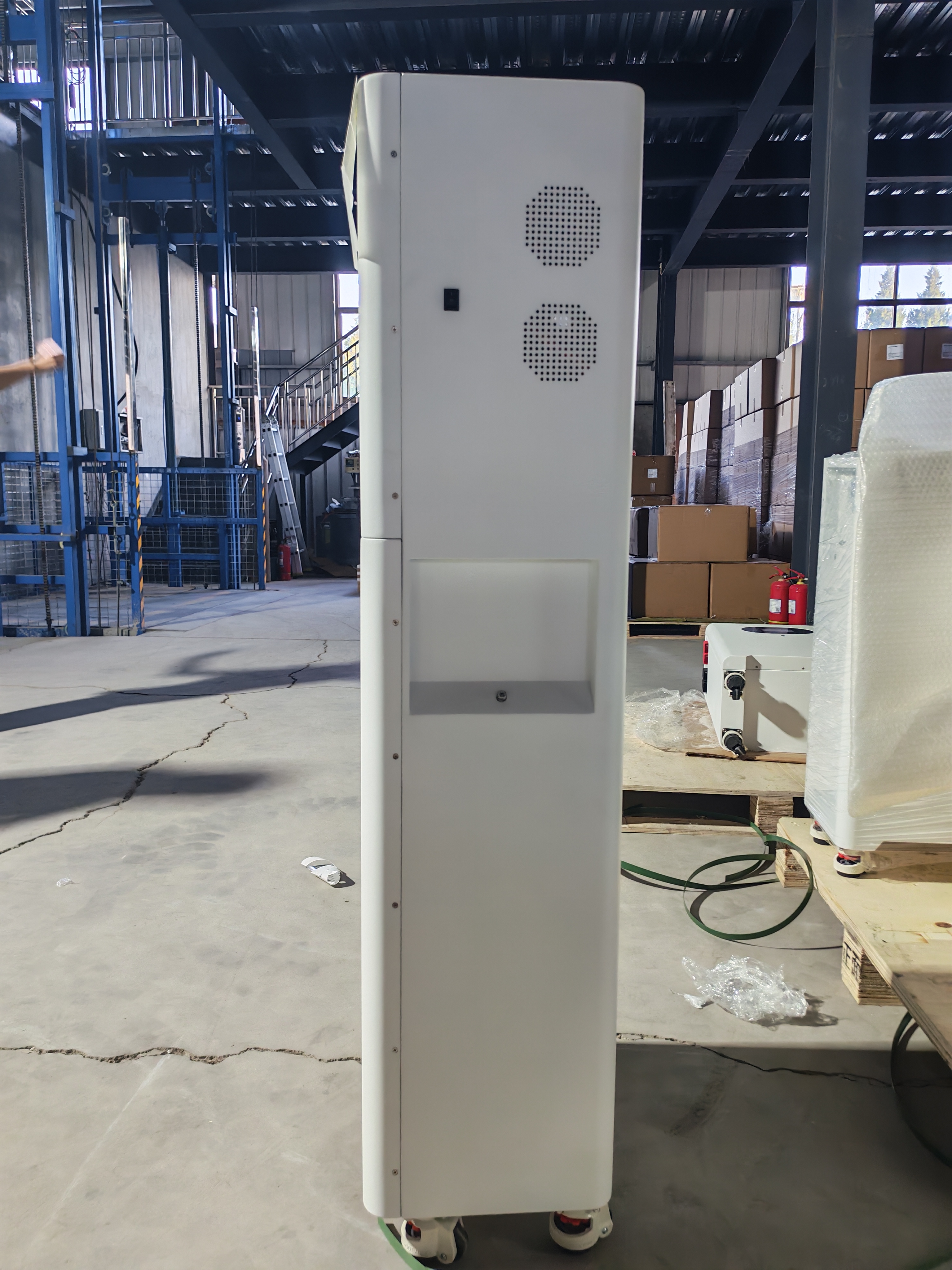 News: Pakistan Client Visits Our Factory to Inspect All-in-One Energy Storage Systems