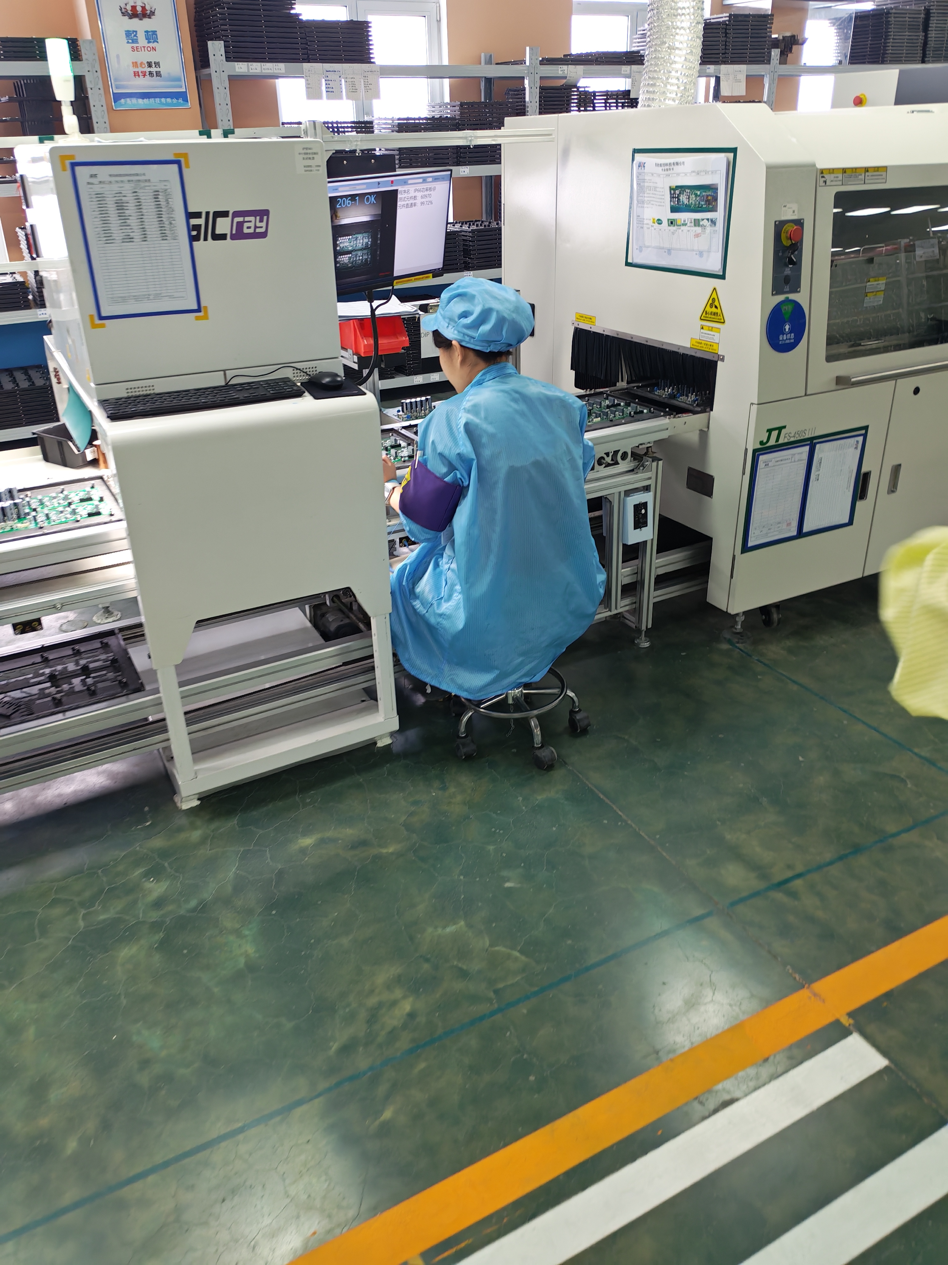 News: Pakistan Client Visits Our Factory to Inspect All-in-One Energy Storage Systems