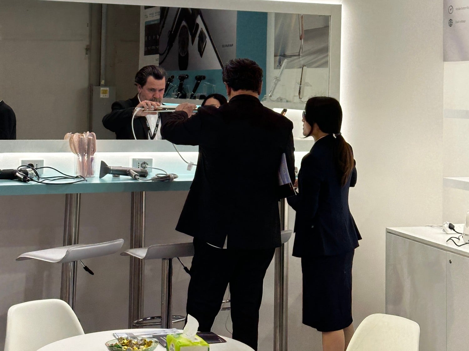 Live From Italy, How OUMI BEAUTIES Won Over the World’s Most Discerning Stylists with Technology
