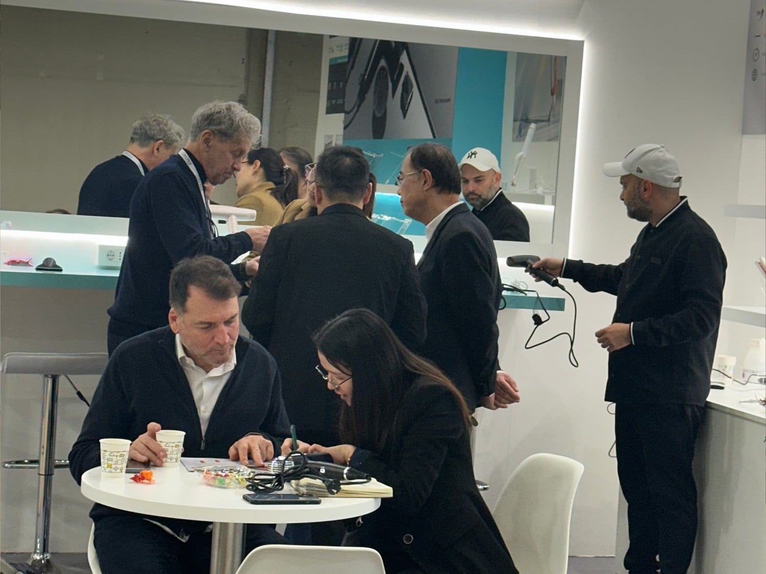 Live From Italy, How OUMI BEAUTIES Won Over the World’s Most Discerning Stylists with Technology