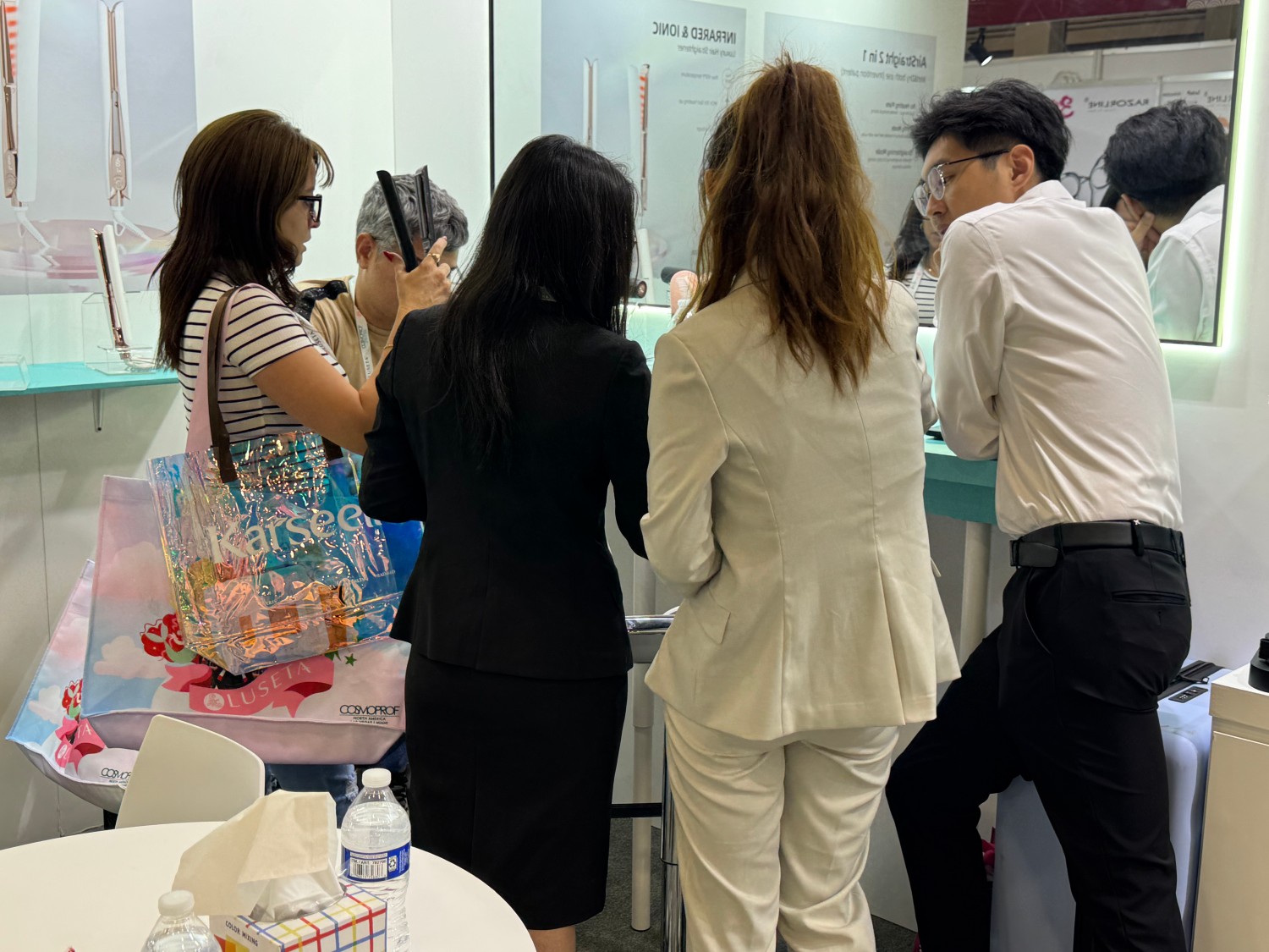 Dazzling in Las Vegas! OUMI BEAUTIES Leads New Trends in Hair at Cosmoprof