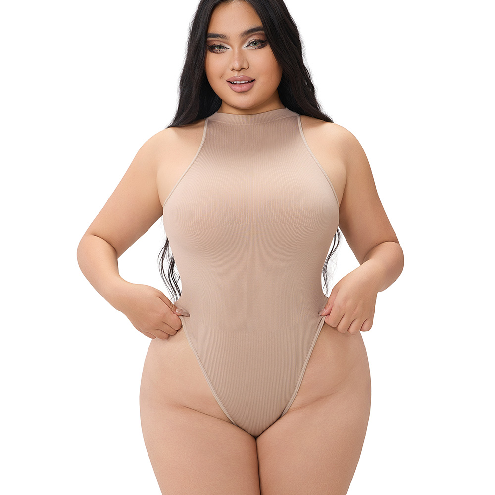 Chic Plus Size Ribbed Swimsuit with High-Cut Leg Design