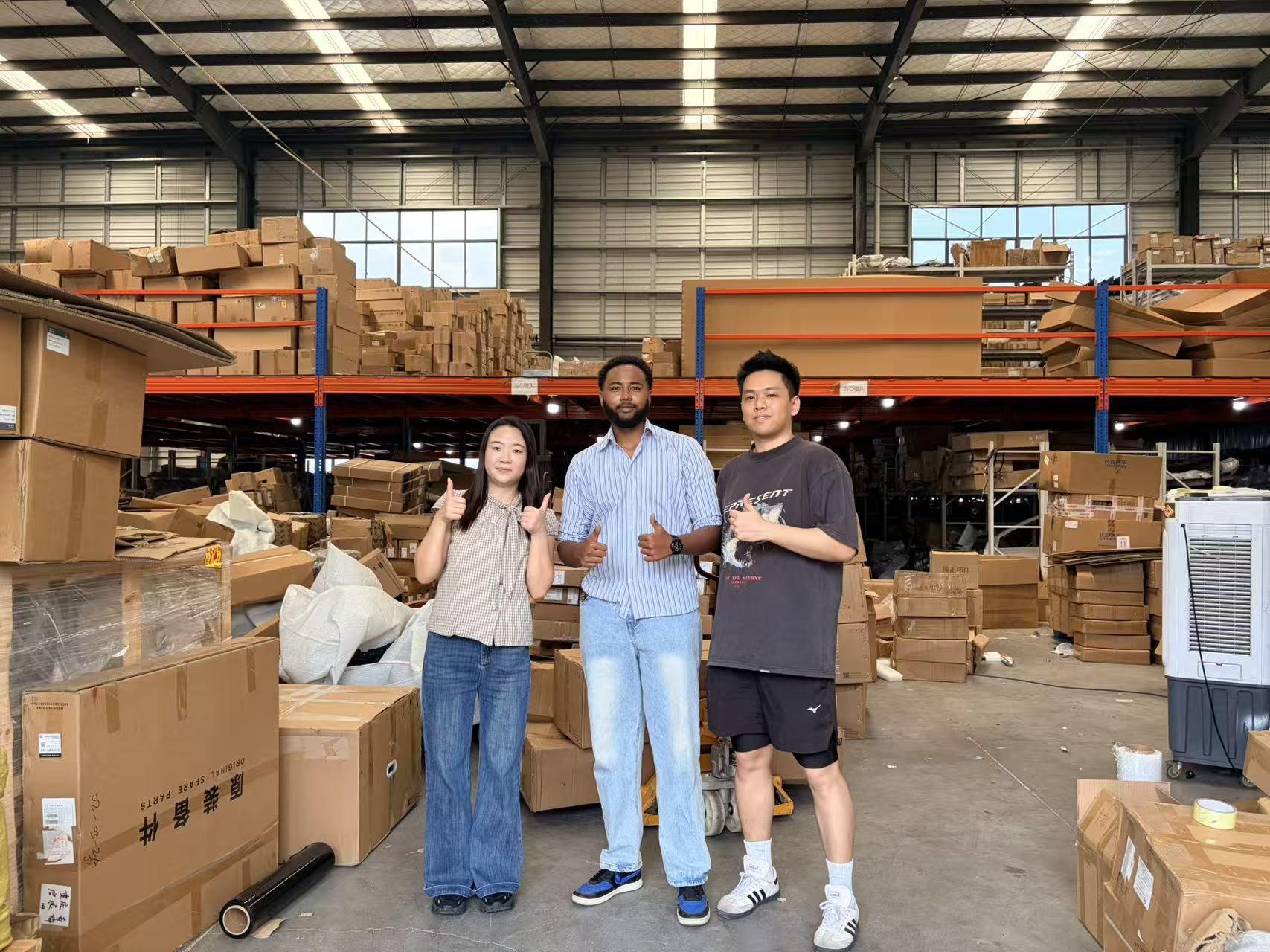 Sample Order Client Revisits Chongqing Shiwei Technology, In-Depth Discussion on New Energy Auto Parts Market Trends and Future Cooperation