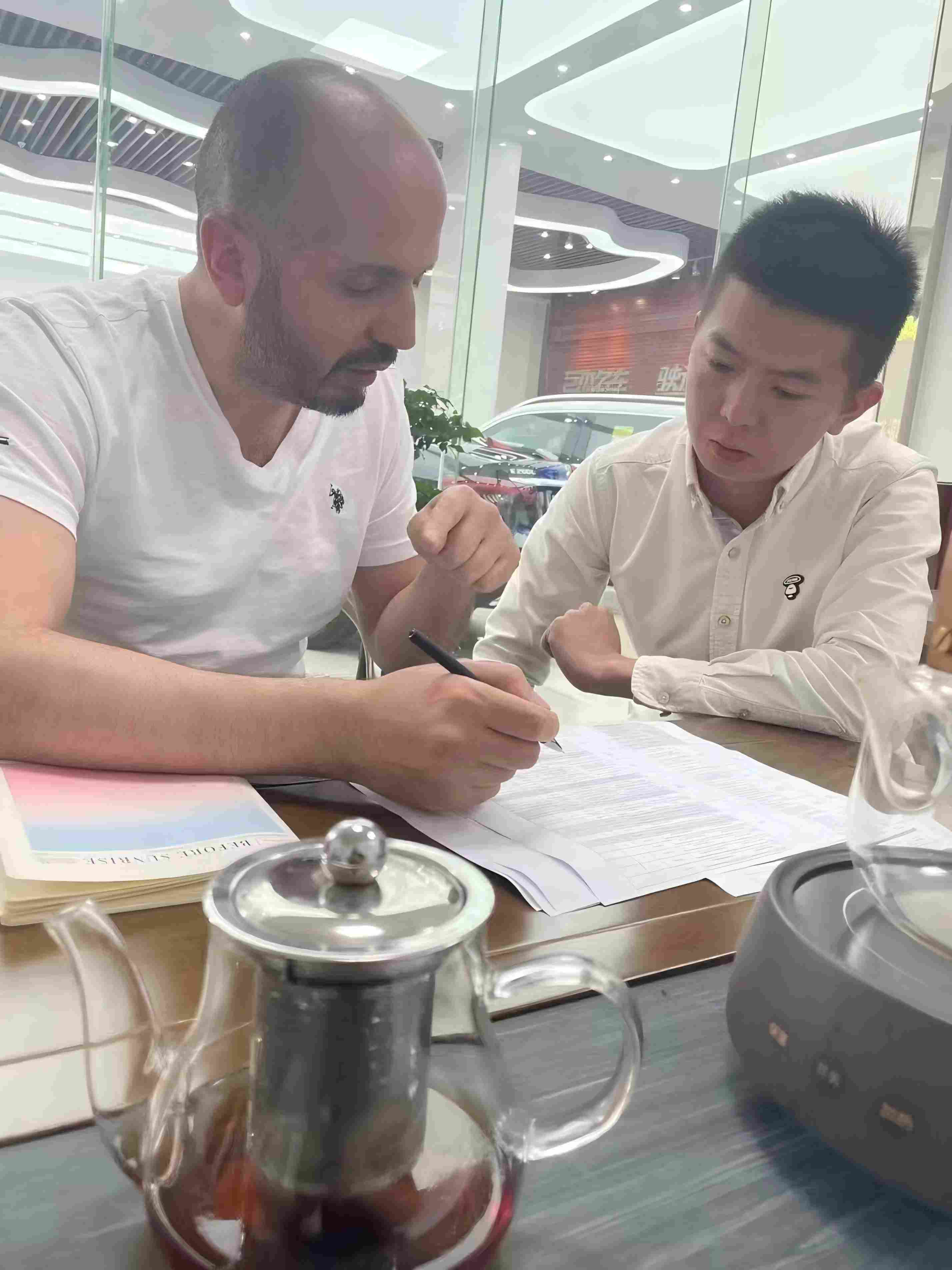 亚美尼亚客户合影(1).jpg