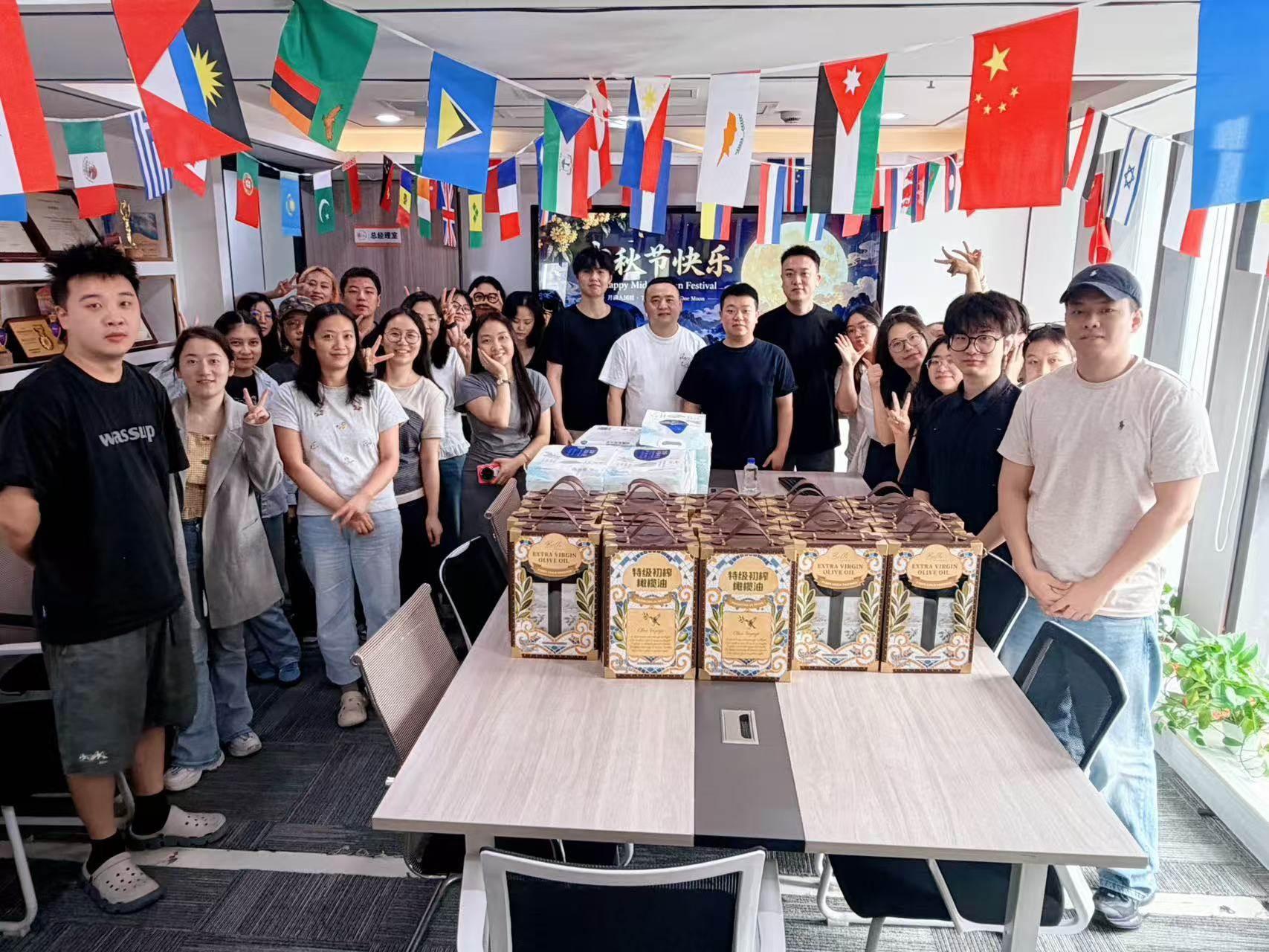 Full Moon, Full Service | Chongqing Shiwei Technology Wishes Global Clients a Happy Mid-Autumn Festival and Family Well-Being