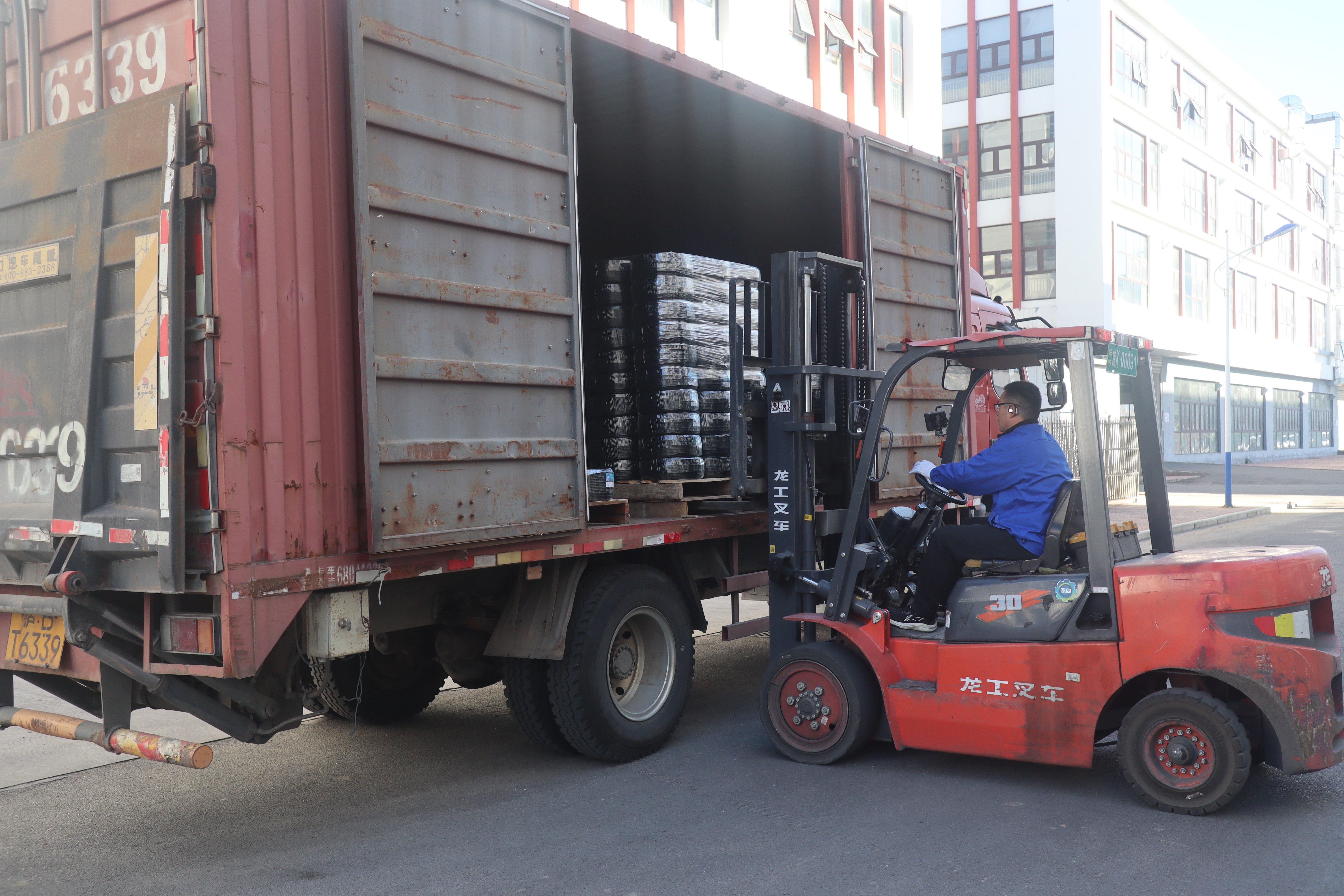 Strong Delivery & Installation