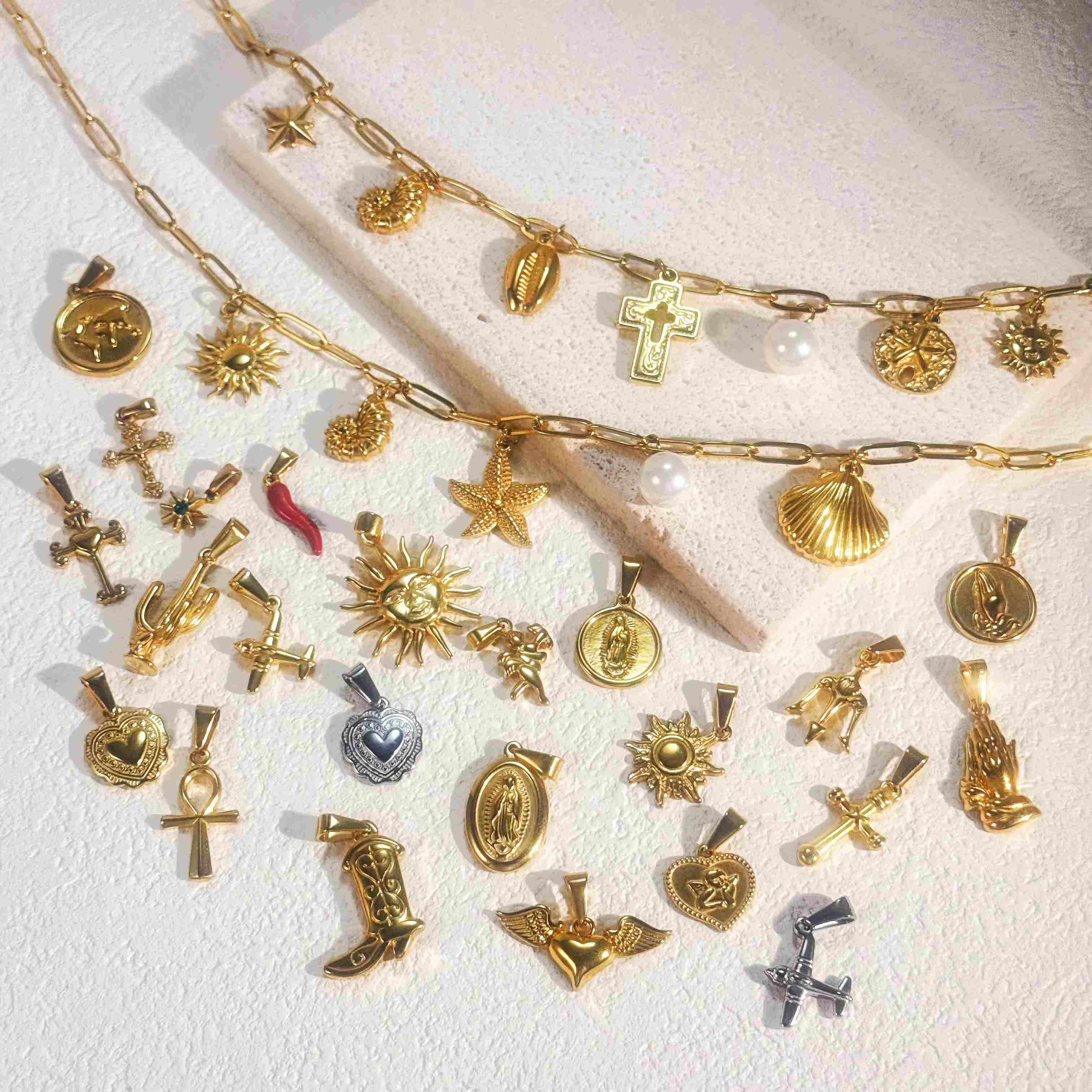 https://shopcdnalpha.grainajz.com/category/482418/4253/26014884f3126d2c7a06f64922fd1e4a/2%E3%80%81pendant.jpg