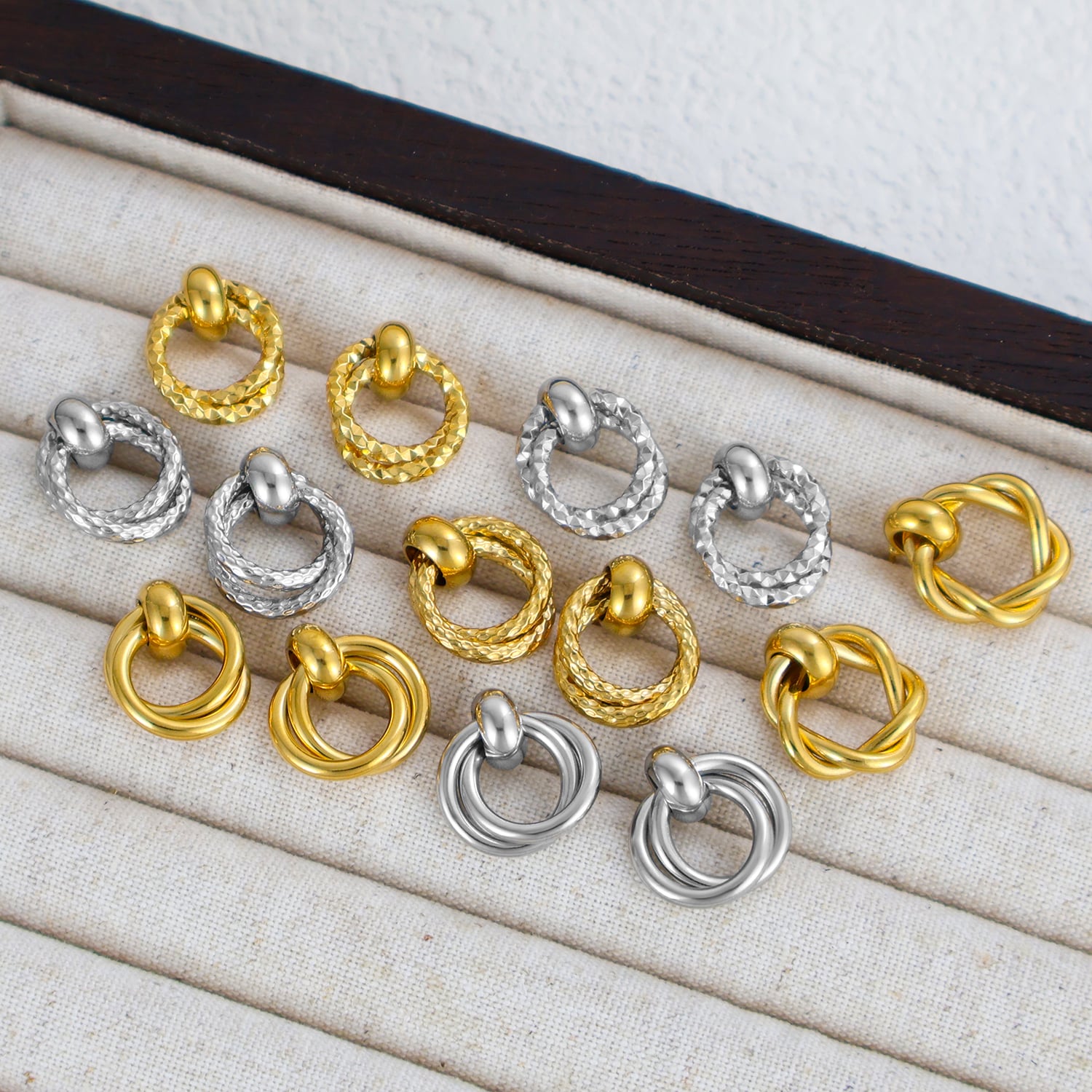 Stainless Steel Interlocking Ring Hoop Earring Textured Double Circle Smooth Triple Ring Wholesale Minimalist Women Jewelry