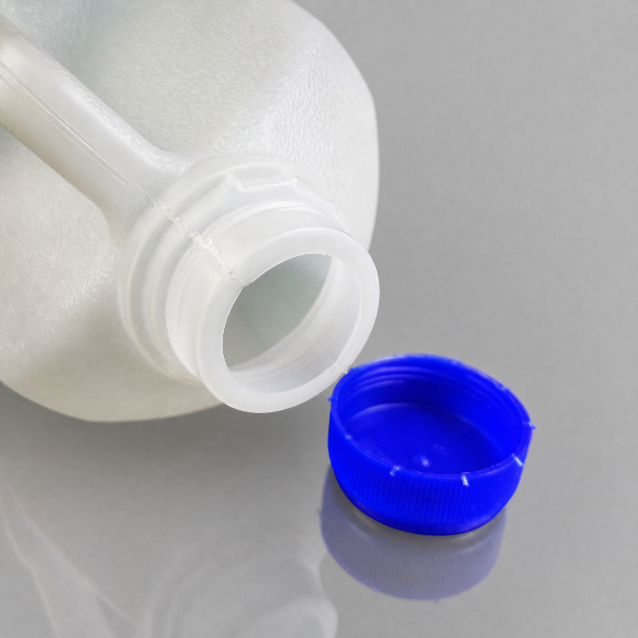 1L HDPE Milk Bottle | Food Grade Plastic for Dairy & Juice Packaging, Leak-Proof & Customizable