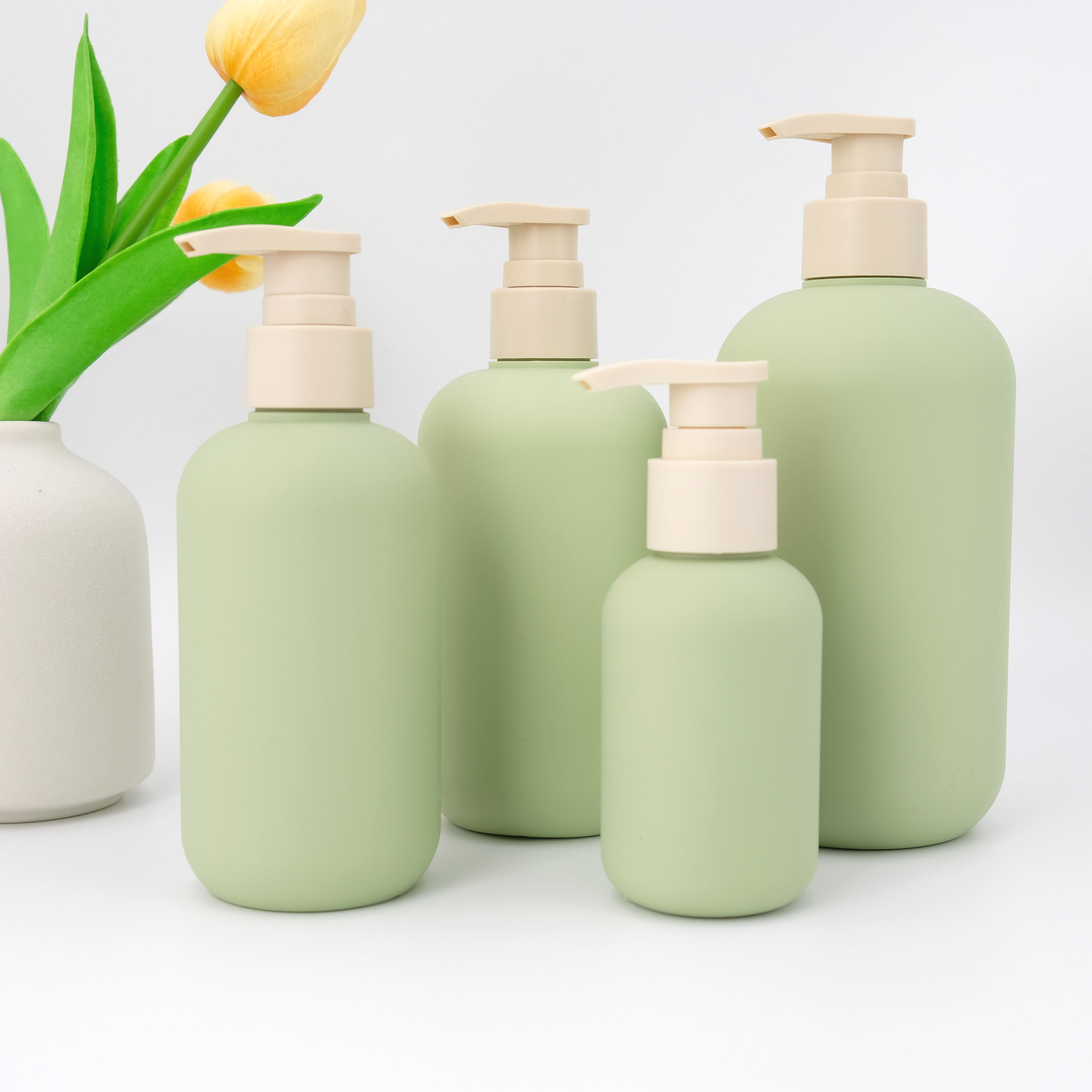 How Reusable Shampoo Bottles Can Enhance Your Brand Image