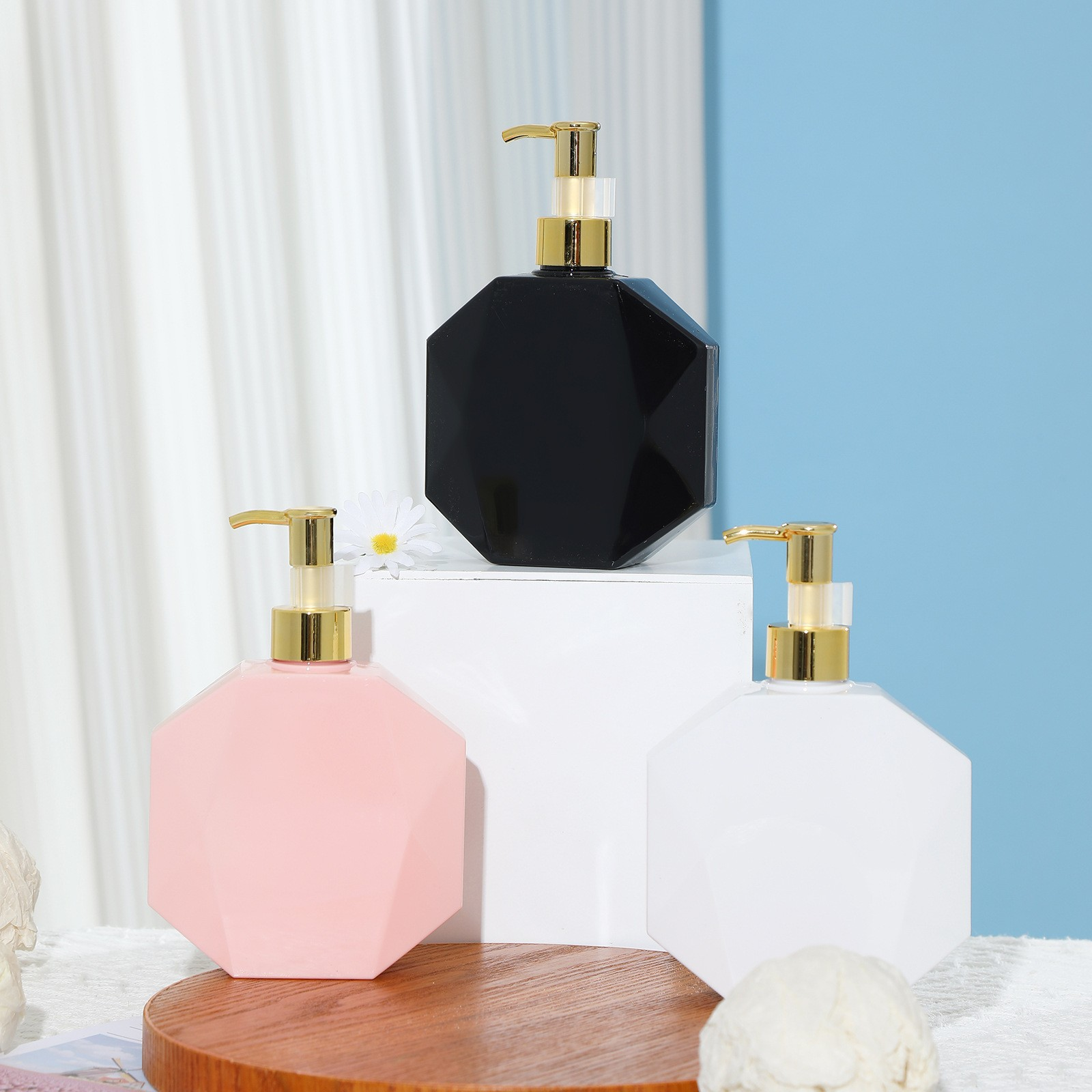 What Are the Trending Designs for Wholesale Shampoo Bottles in 2023?