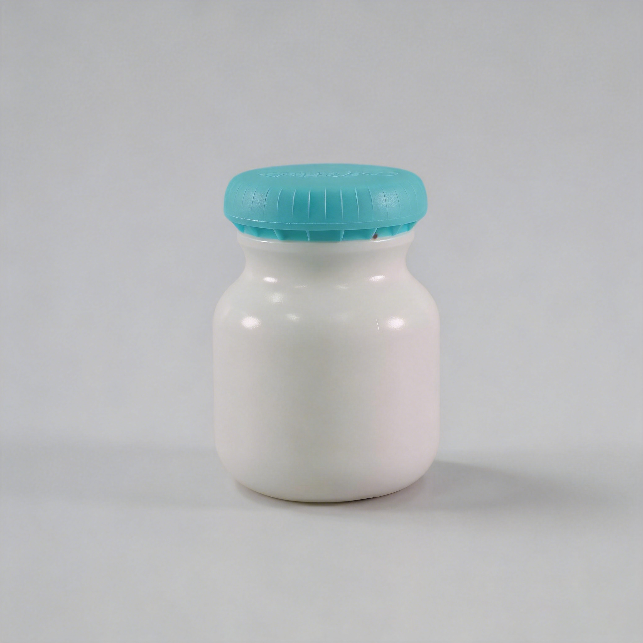 Wholesale 220ml White PP Bottle | Gummy Candy Packaging Factory