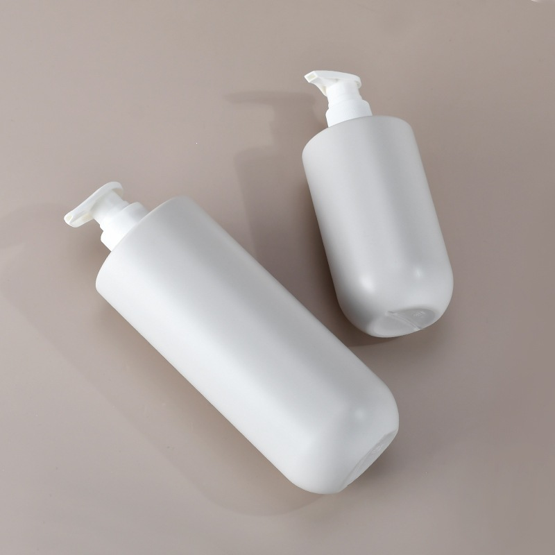 How Gray Shampoo Bottles Enhance Product Visibility and Appeal?