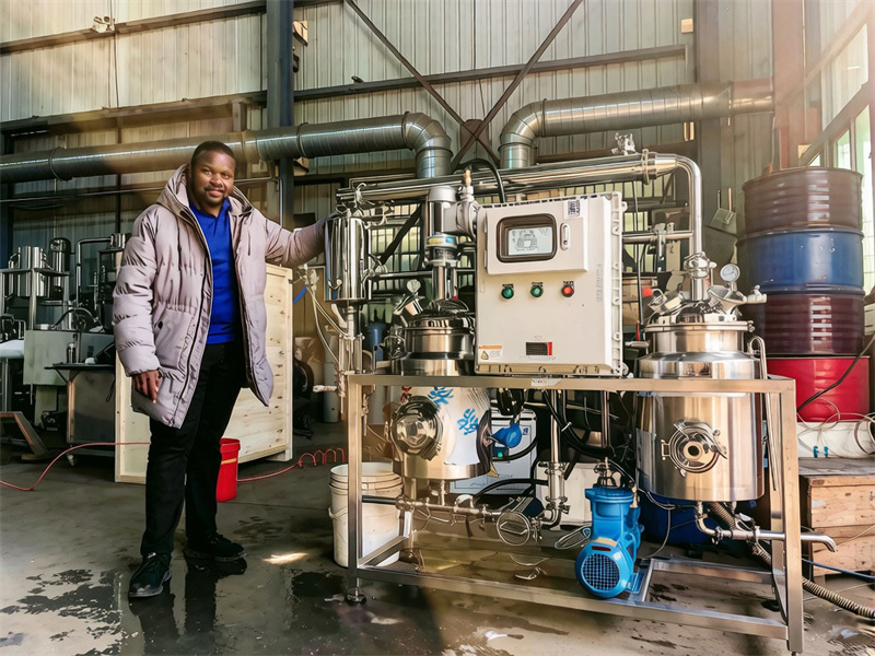 Long-term trust and continued cooperation: Dr. Ben from Tanzania once again endorses our equipment.
