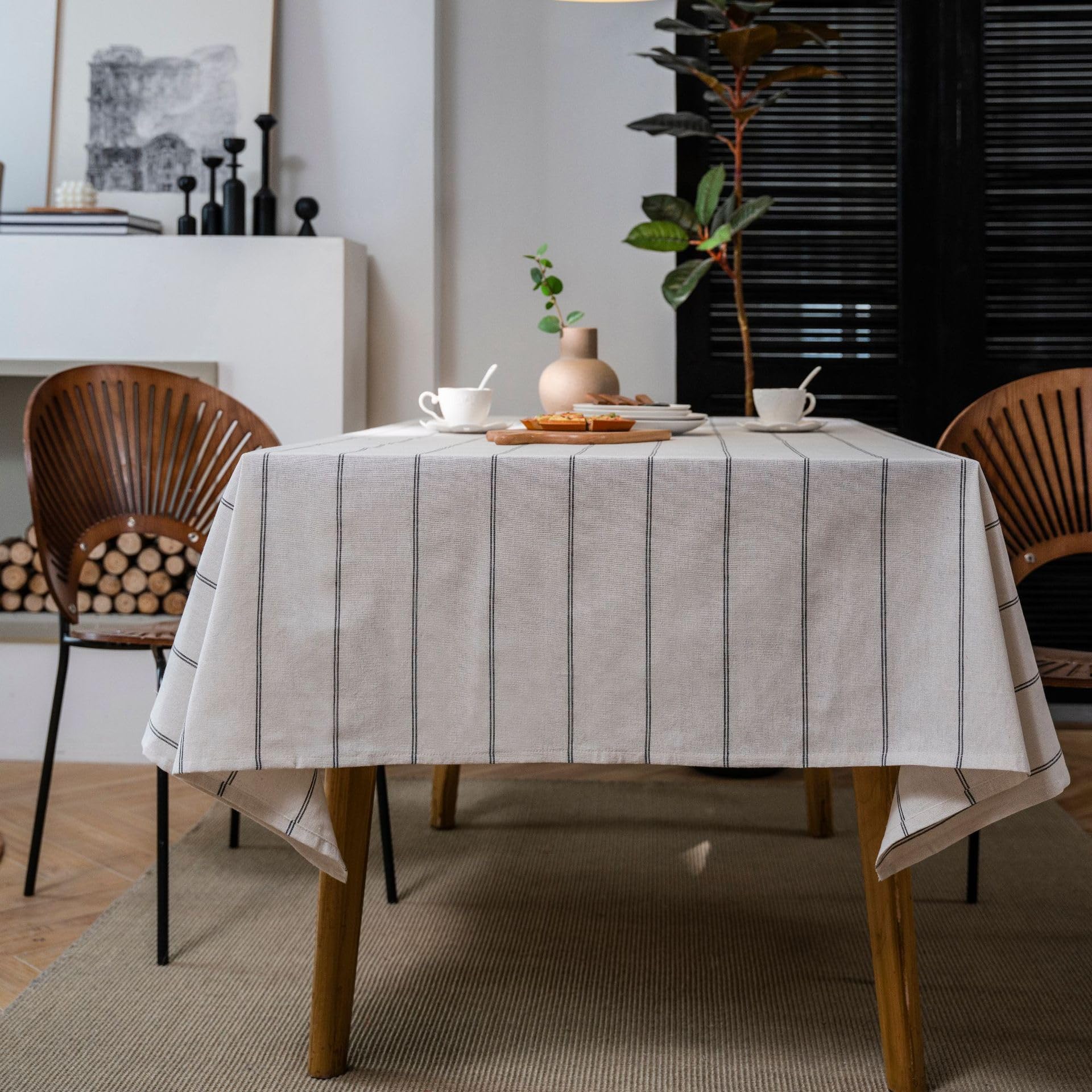 Nappe rectangulaire en coton mélangé à fines rayures noires