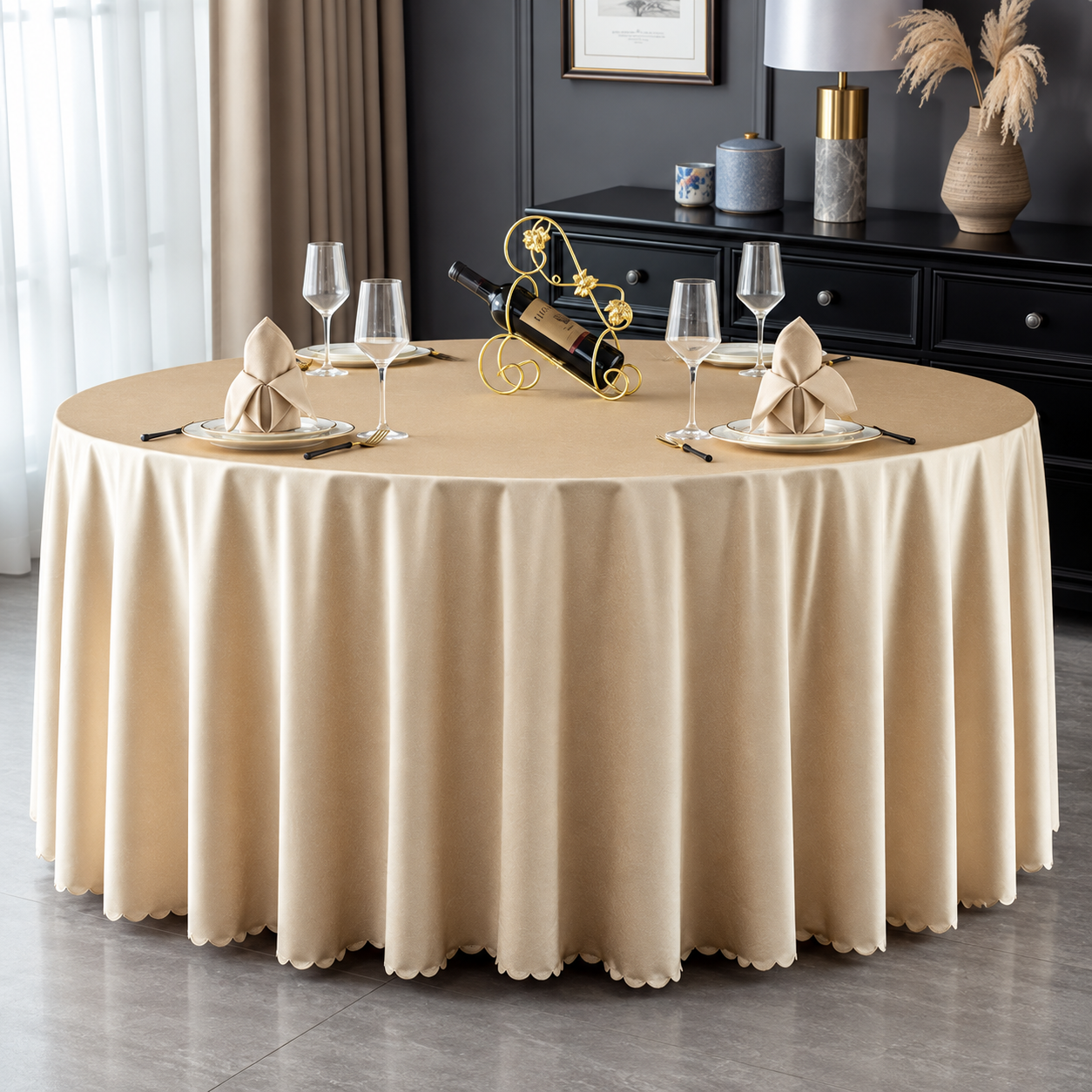 Nappe ronde en satin de polyester pour hôtel