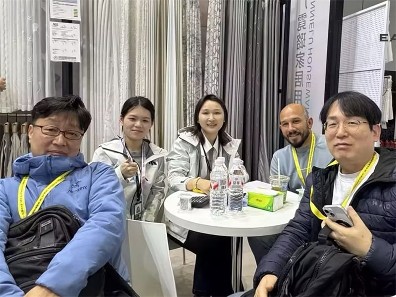 展会合照 (4).jpg