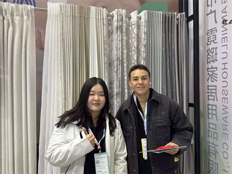 展会合照 (3).jpg