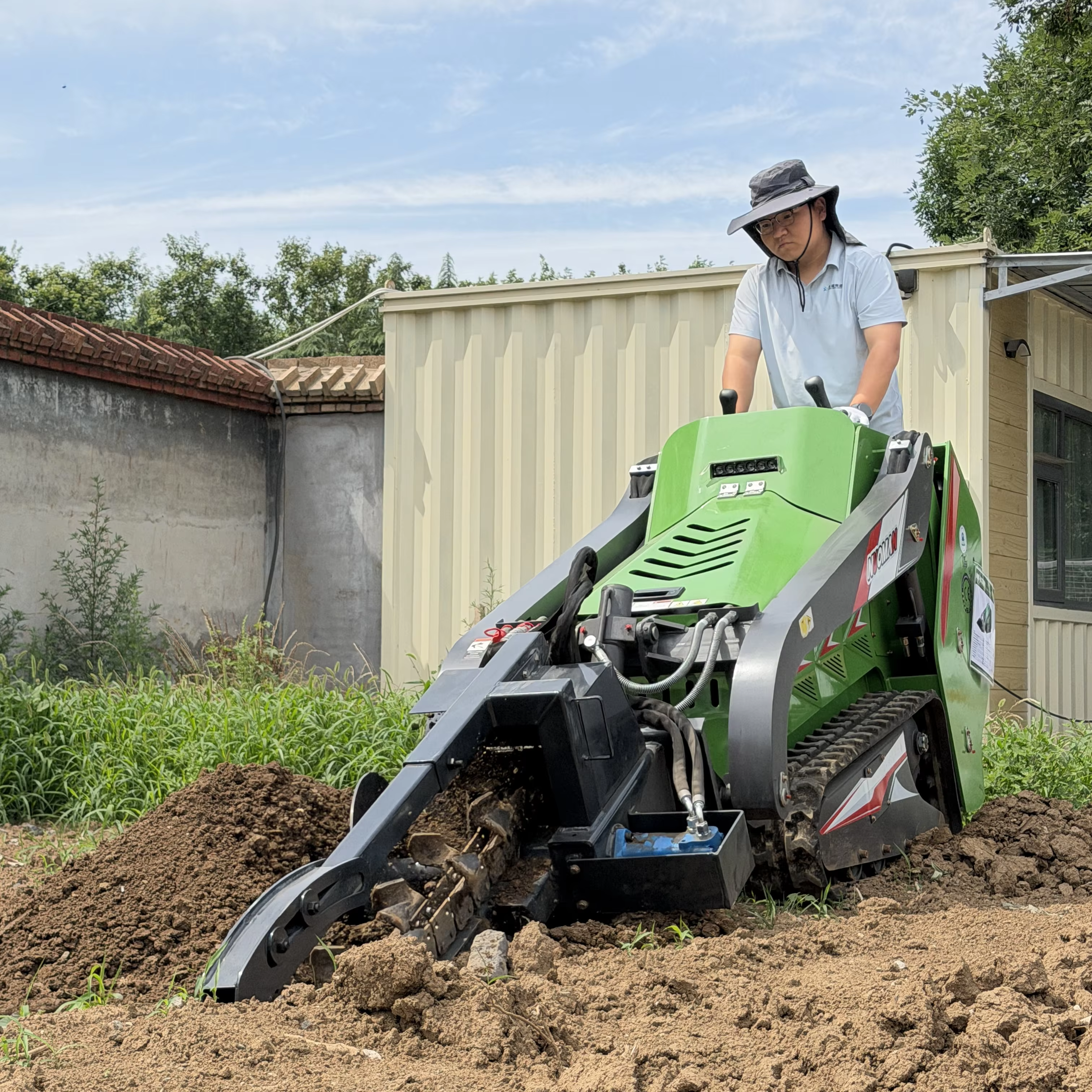new 1600 available high quality directly from manufacturer best efficient best quality skid steer loaders high efficiency all round hot sale-13