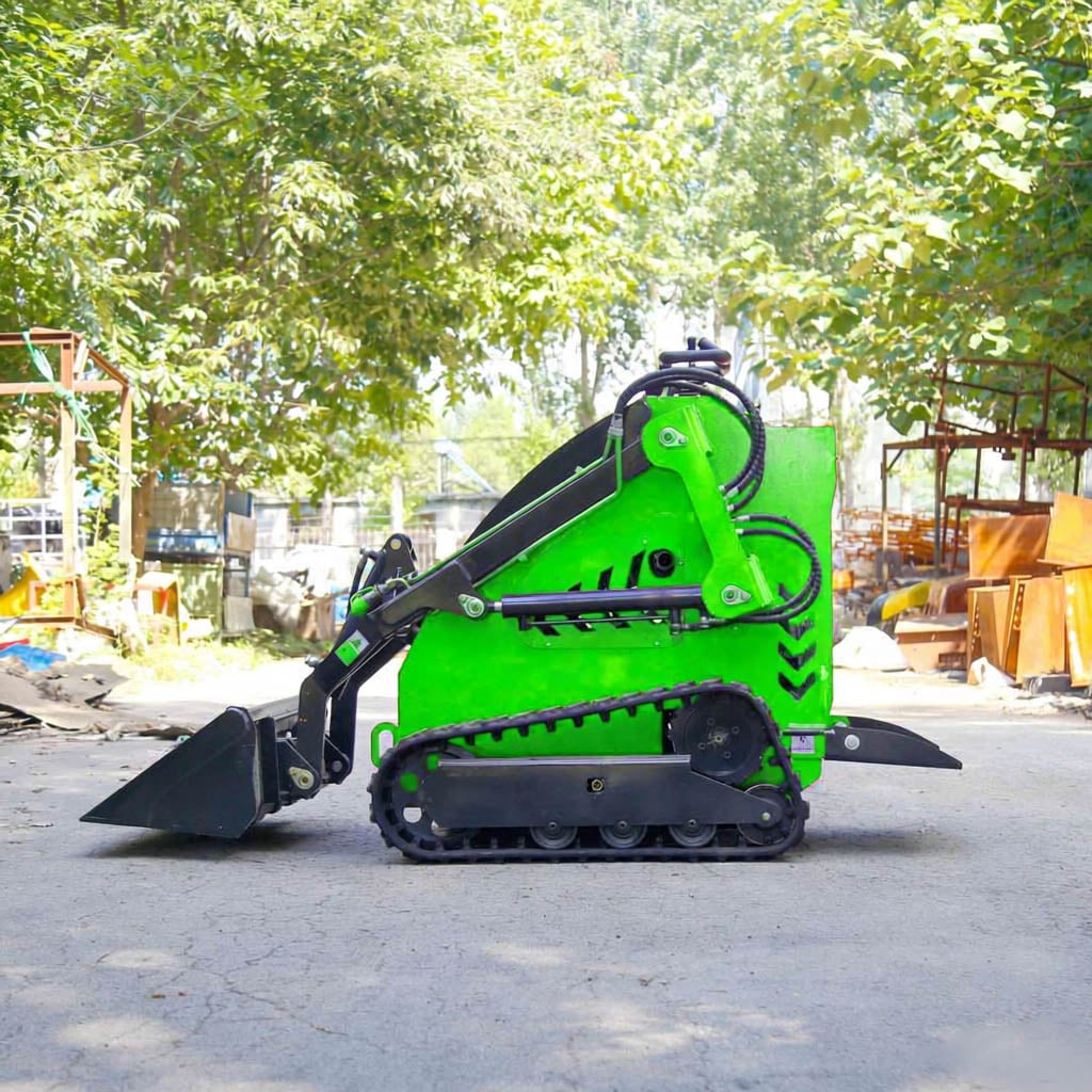 New 380 The Ultimate Tool for Tight Space Green Skid Steer Loaders High Quality Cheap Prcie in Stock Best Efficient Premium Operations Best Sale
