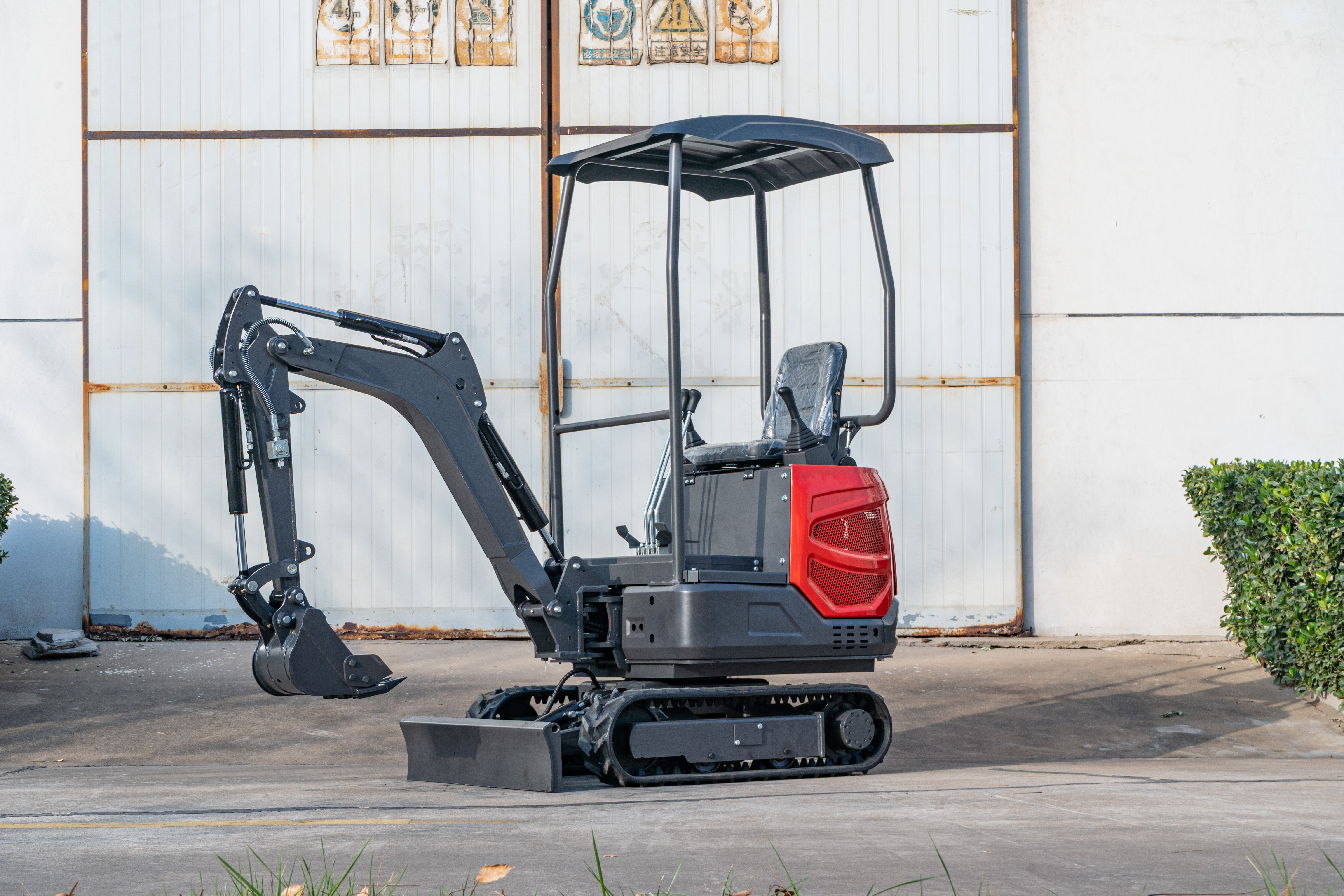 New 1.3 Ton Red Low Price Excavator Construction at Special Prices Great Value Premium Track Extension Energy Saving Available Best Sale