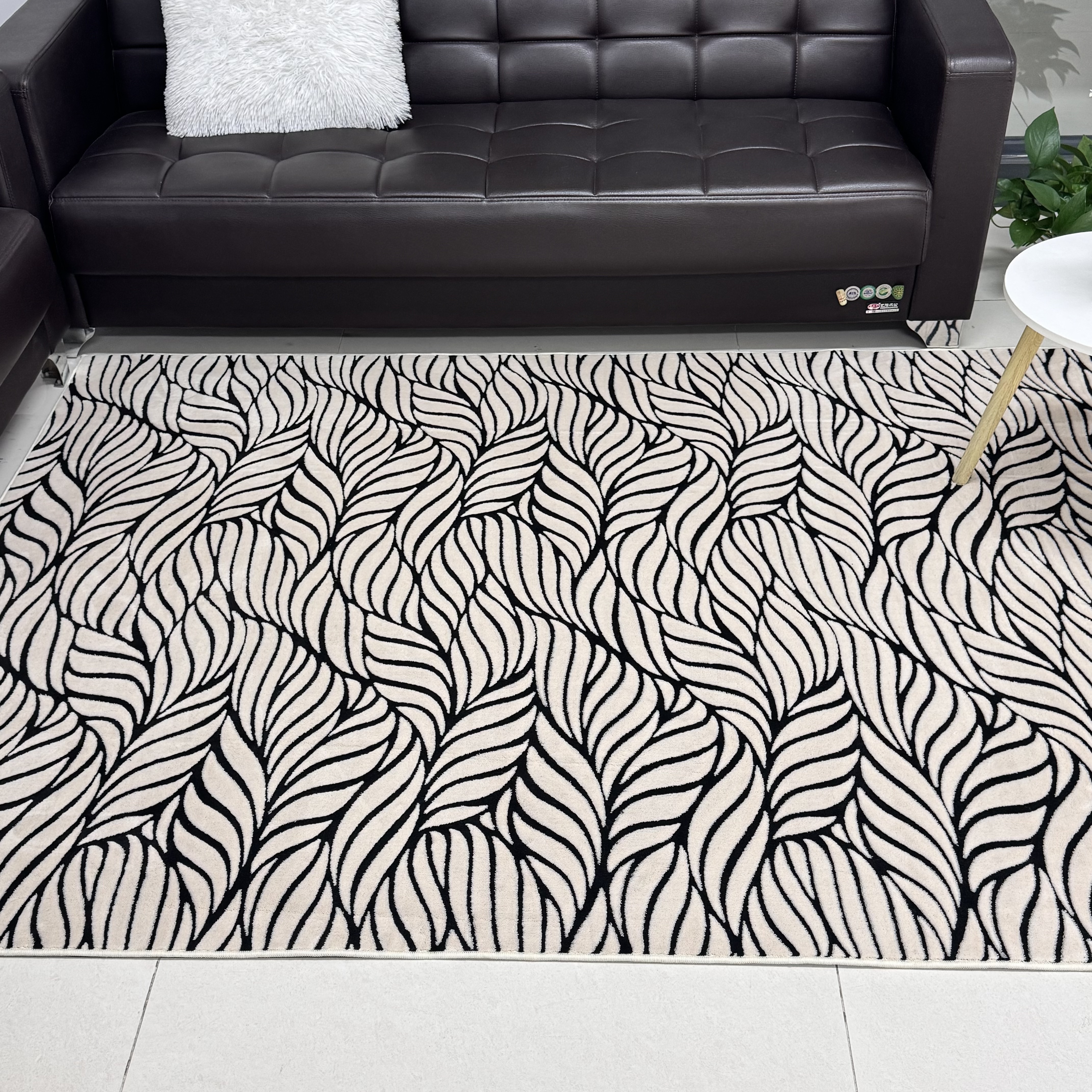 What to Consider When Buying Tufted Rugs Wholesale