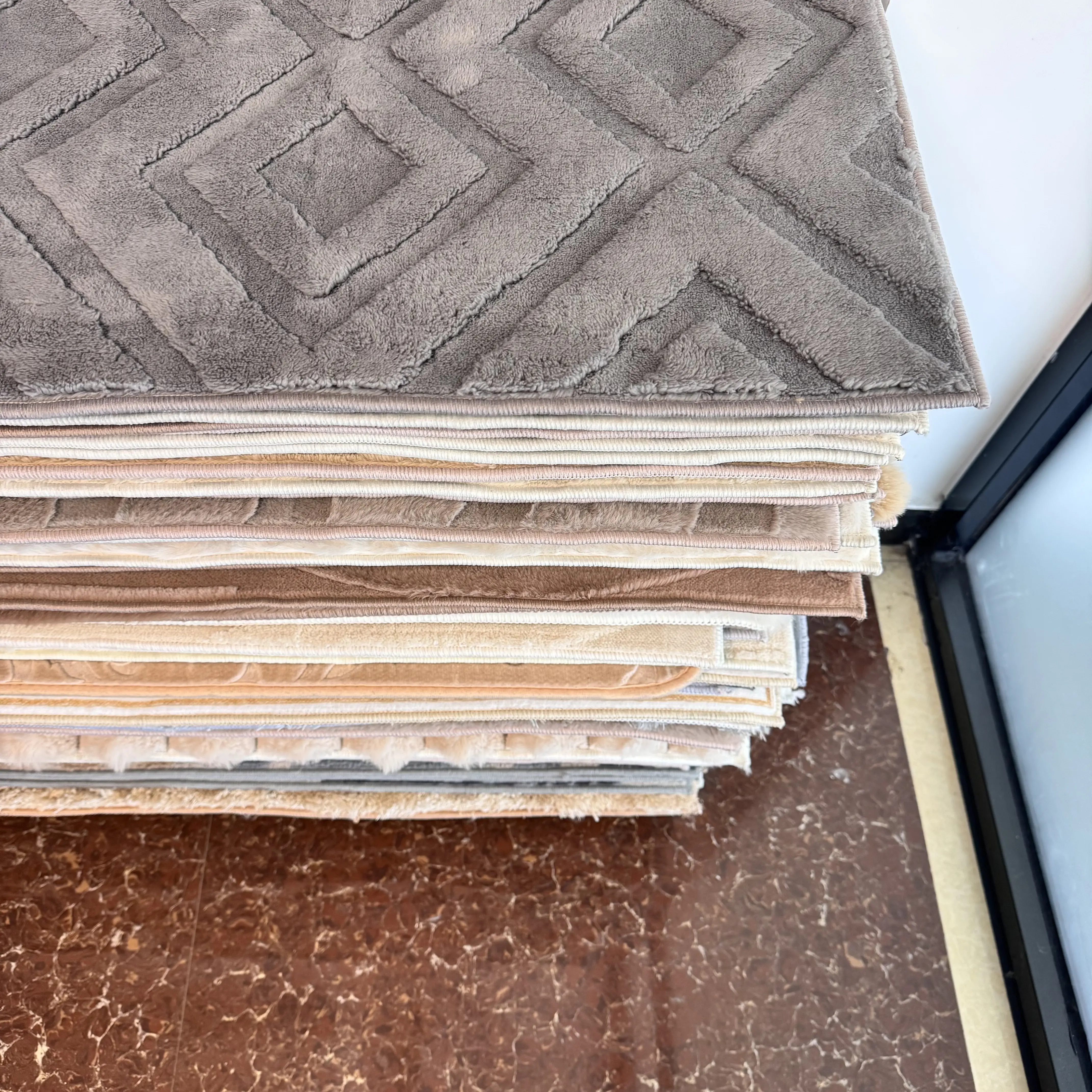 How to Choose the Right Wholesale Carpet for Your Business Needs