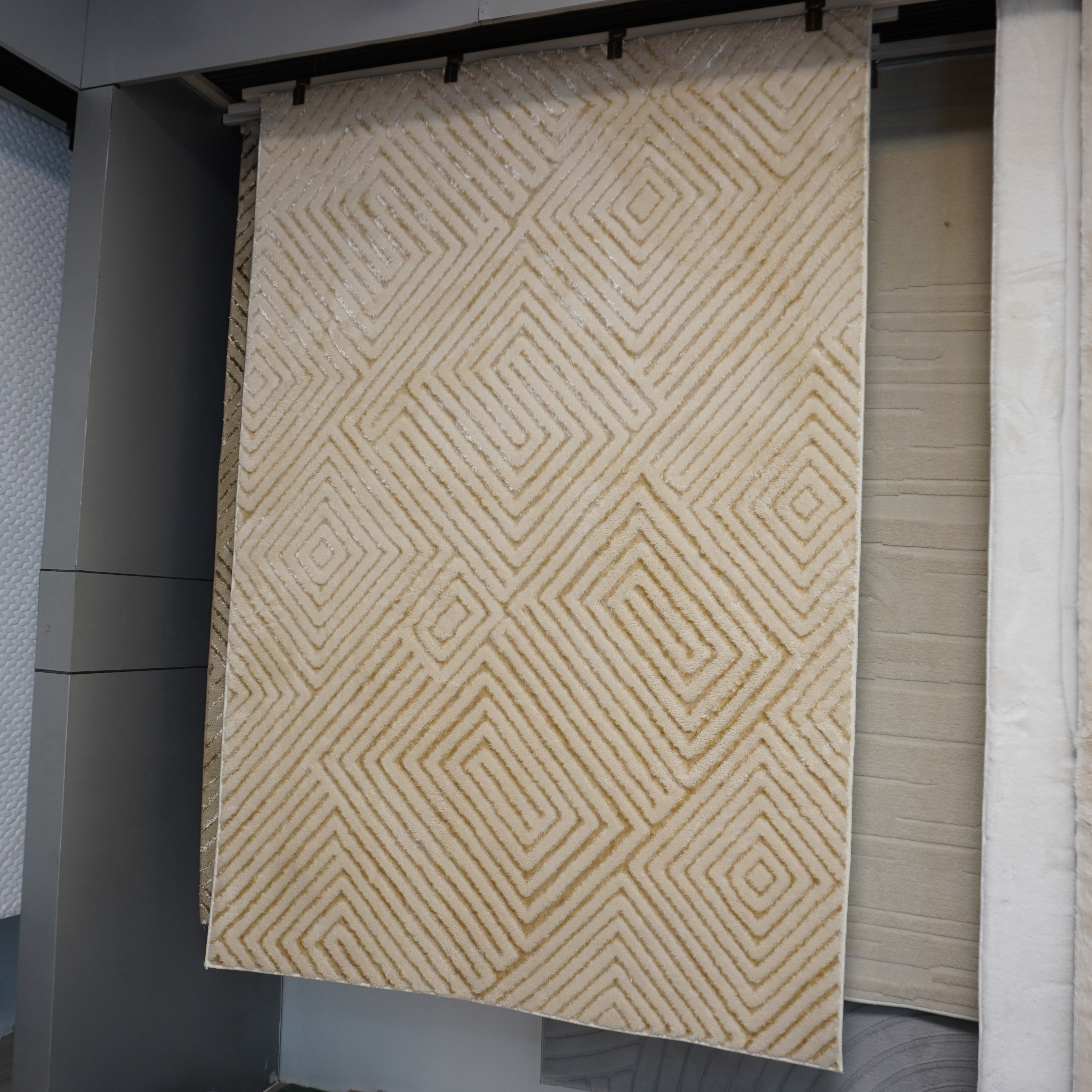 Where to Find the Best Deals on 10x12 Area Rugs Wholesale