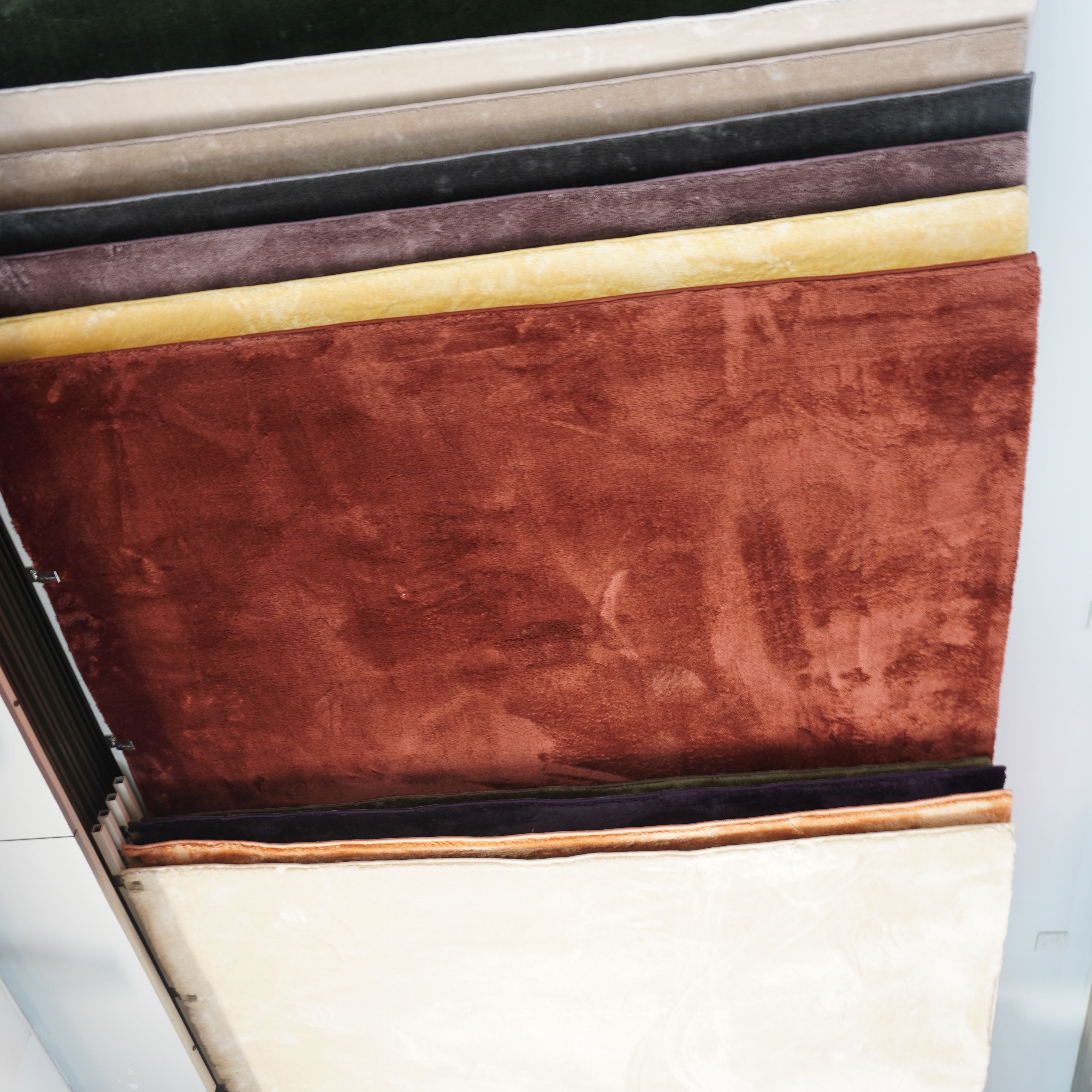 Where to Find High-Quality Wholesale Fur Rugs for Your Home