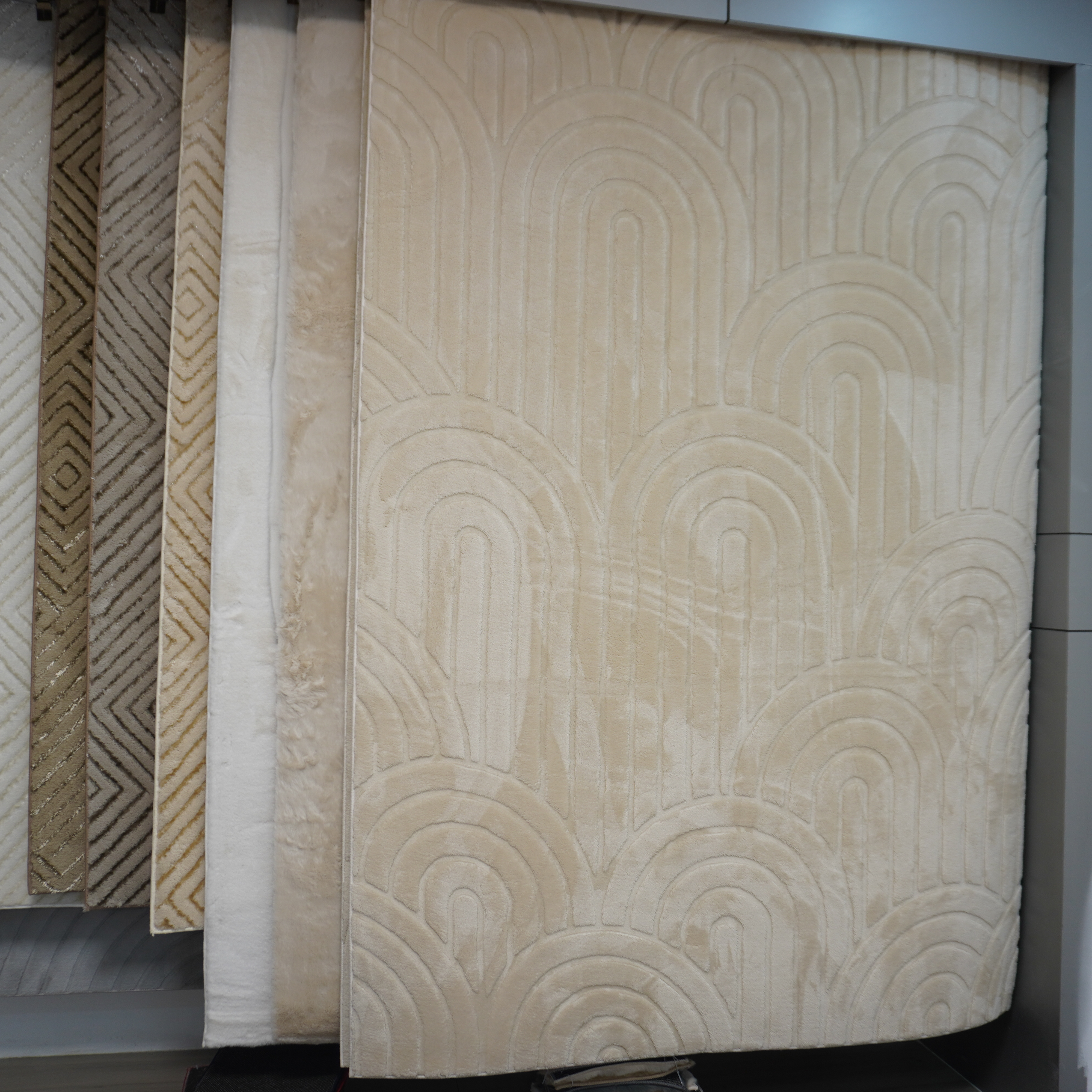 Where to Buy Affordable 10x12 Area Rugs in Bulk