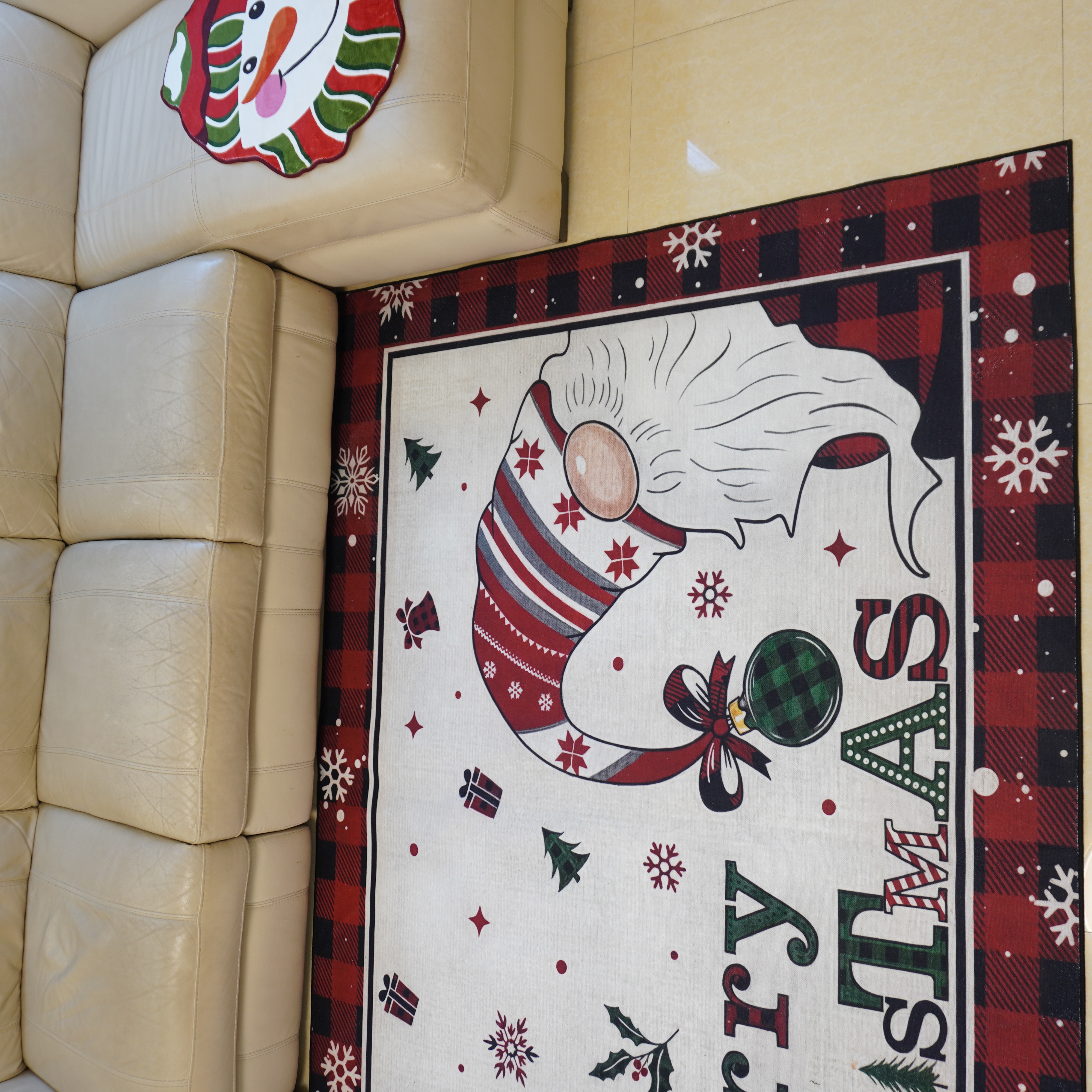 Comment les tapis de Noël en rouleau rehaussent-ils l’ambiance festive des espaces commerciaux