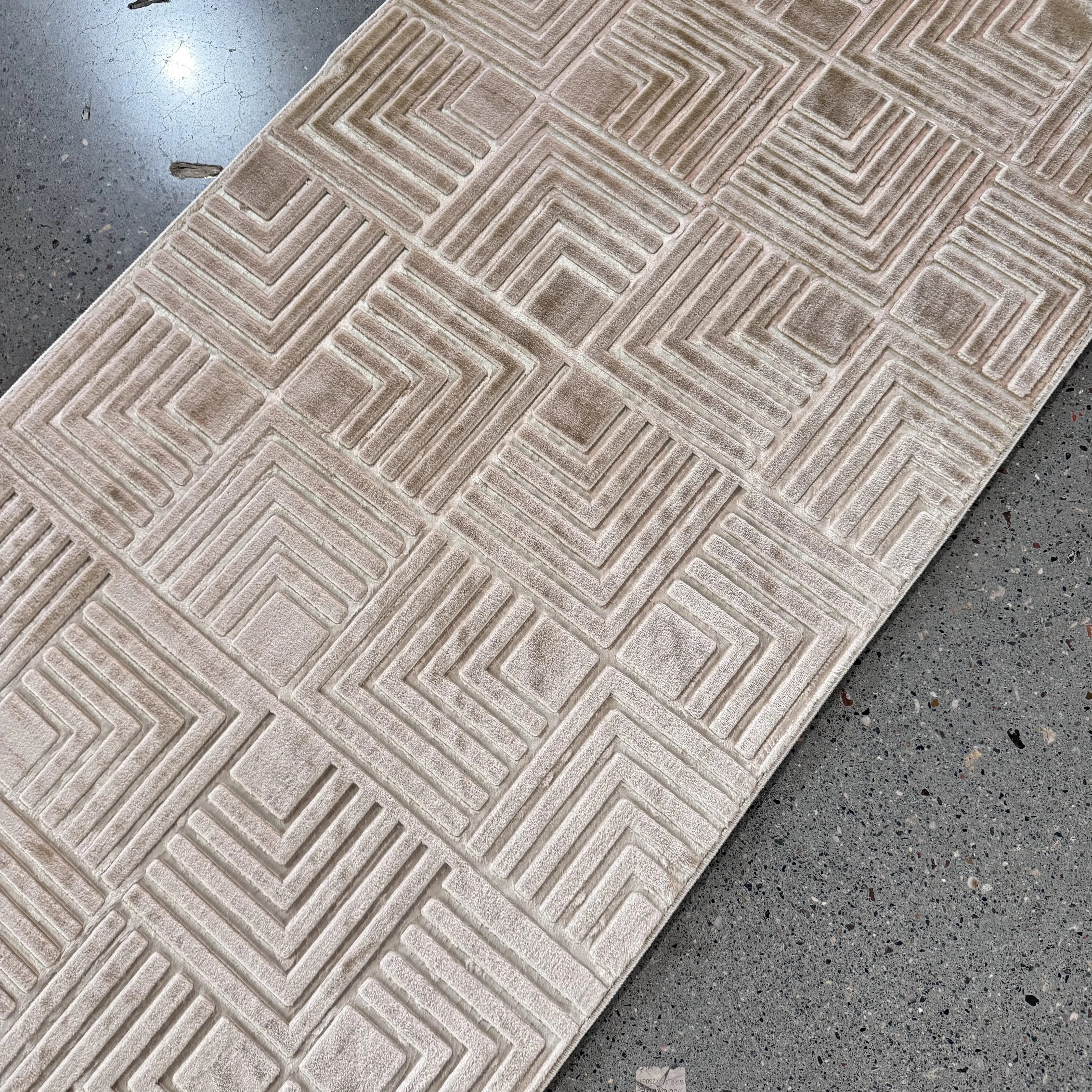 How to Choose the Perfect Area Shag Carpet for Your Space?
