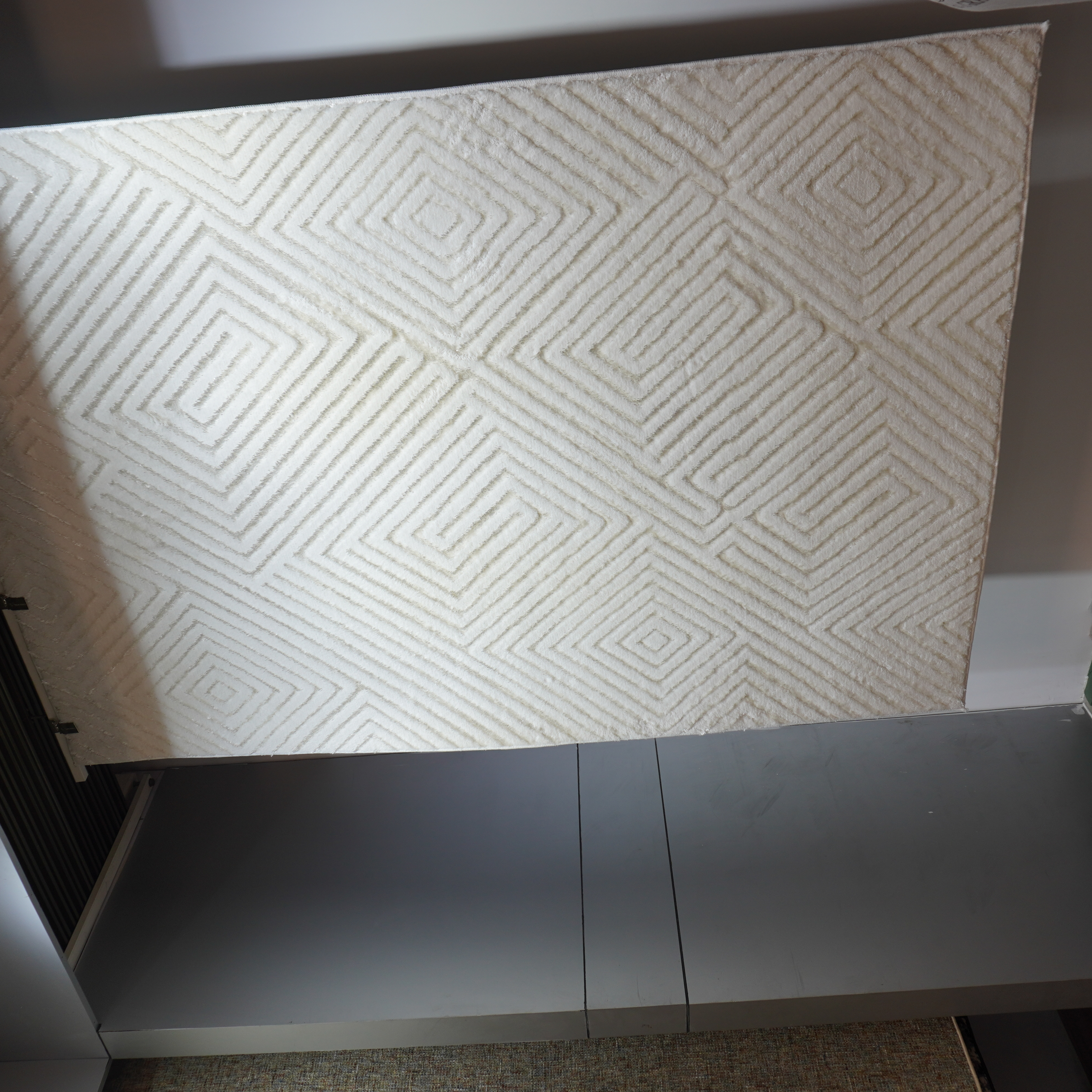 What Materials Are Best for Durable 10x14 Area Rugs?