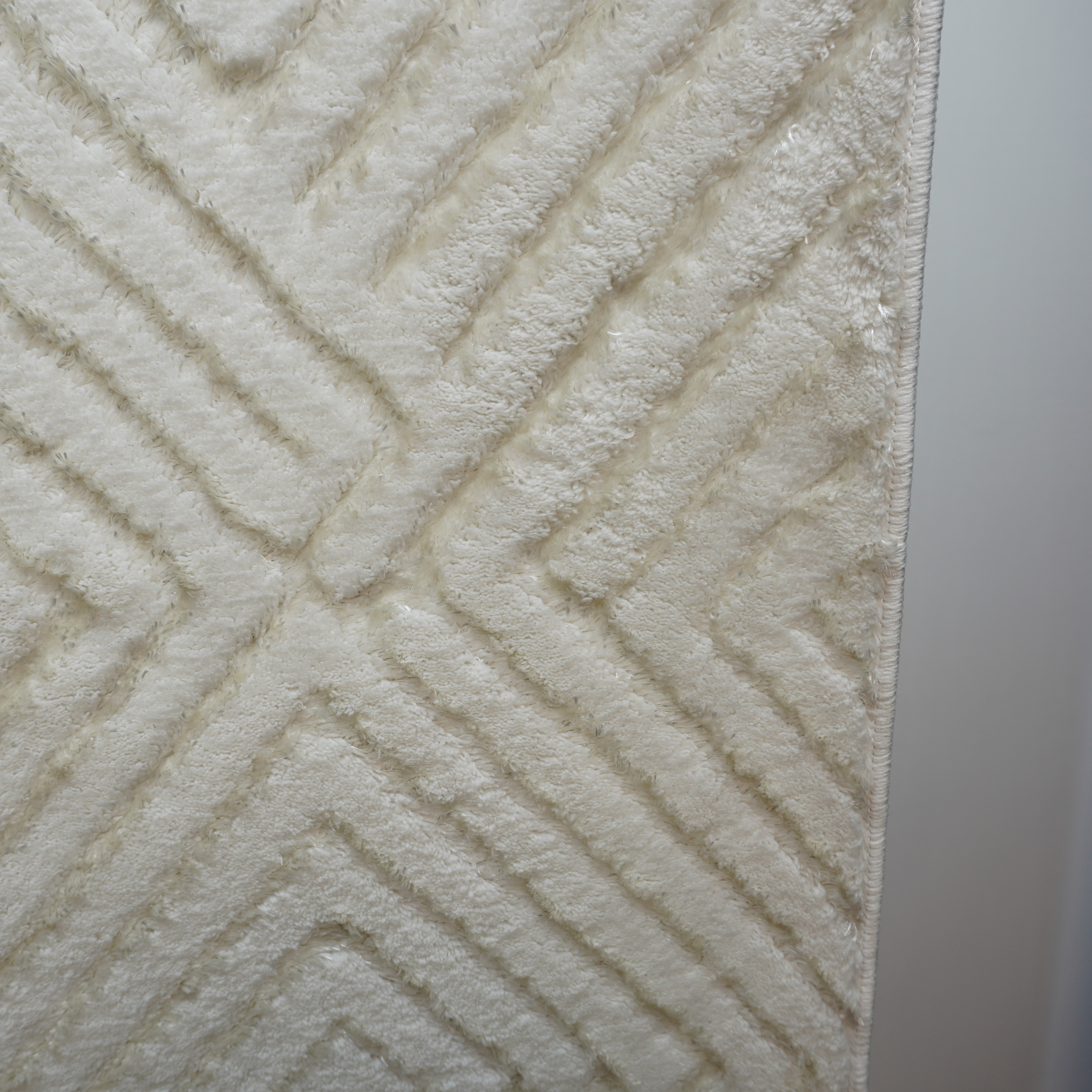 Where to Find the Best Wholesale Deals on Neutral Area Rugs?