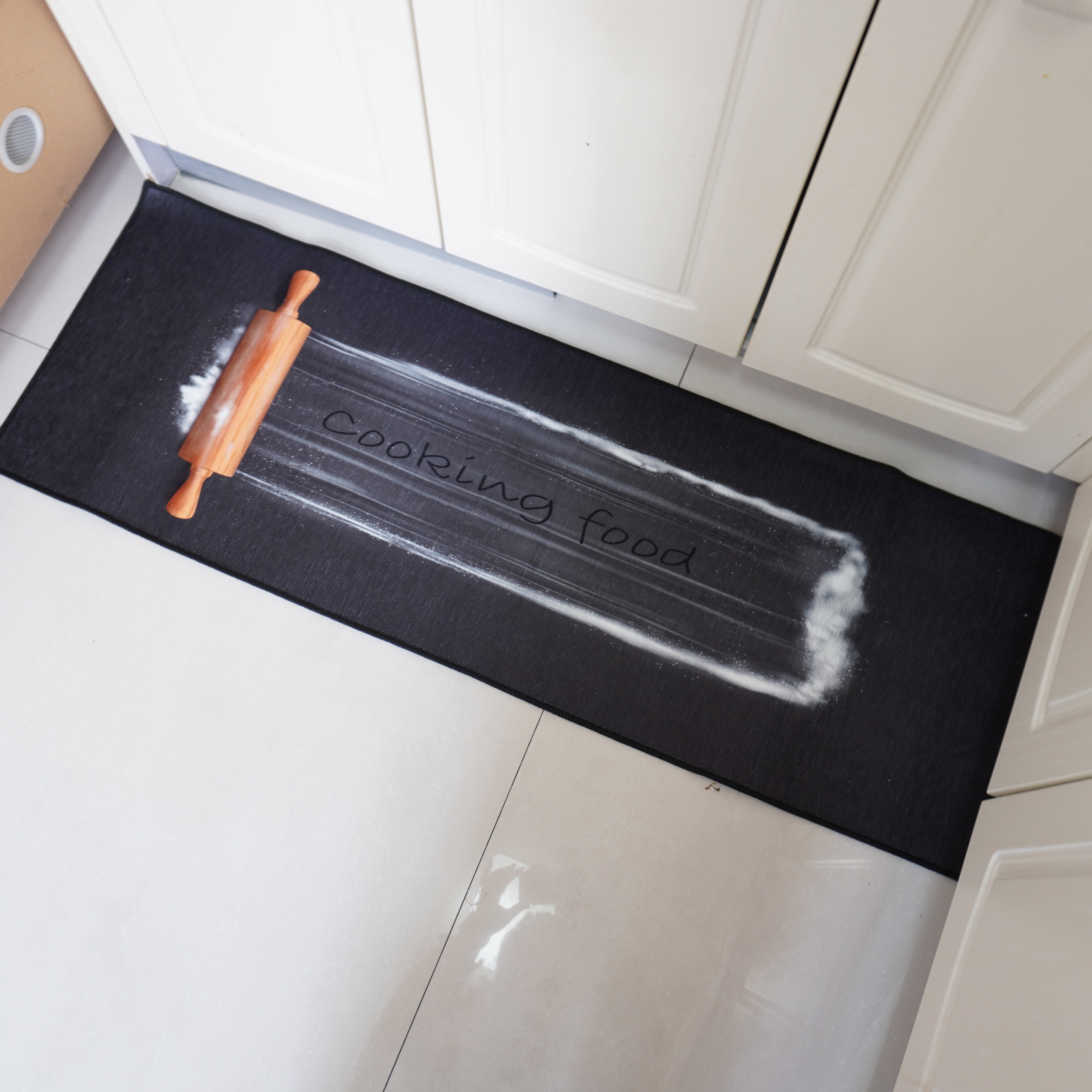 فرش‌های ضد لغزش چگونه می‌توانند راحتی و ایمنی آشپزخانه شما را افزایش دهند؟