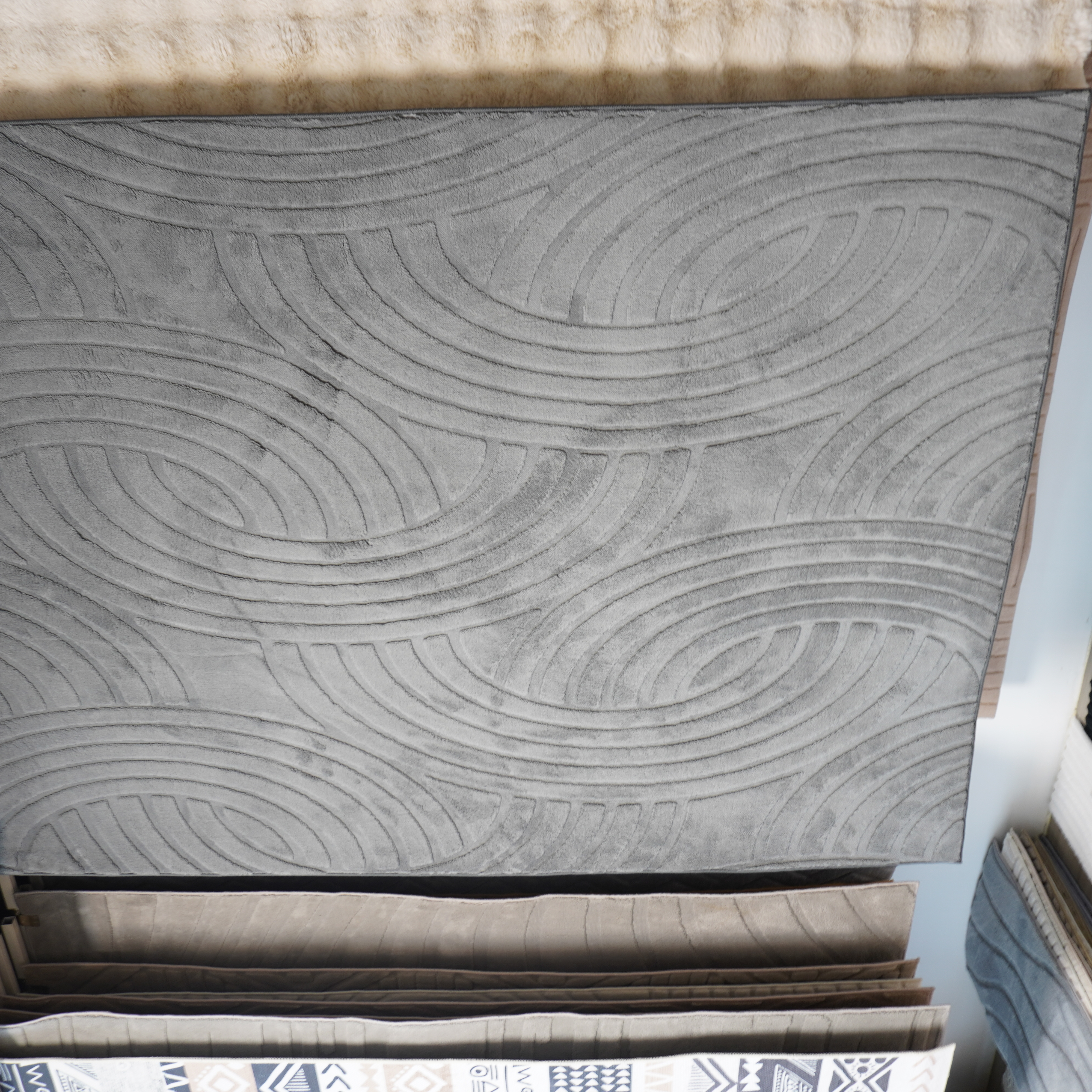How Neutral Area Rugs Can Enhance Your Home's Aesthetic?