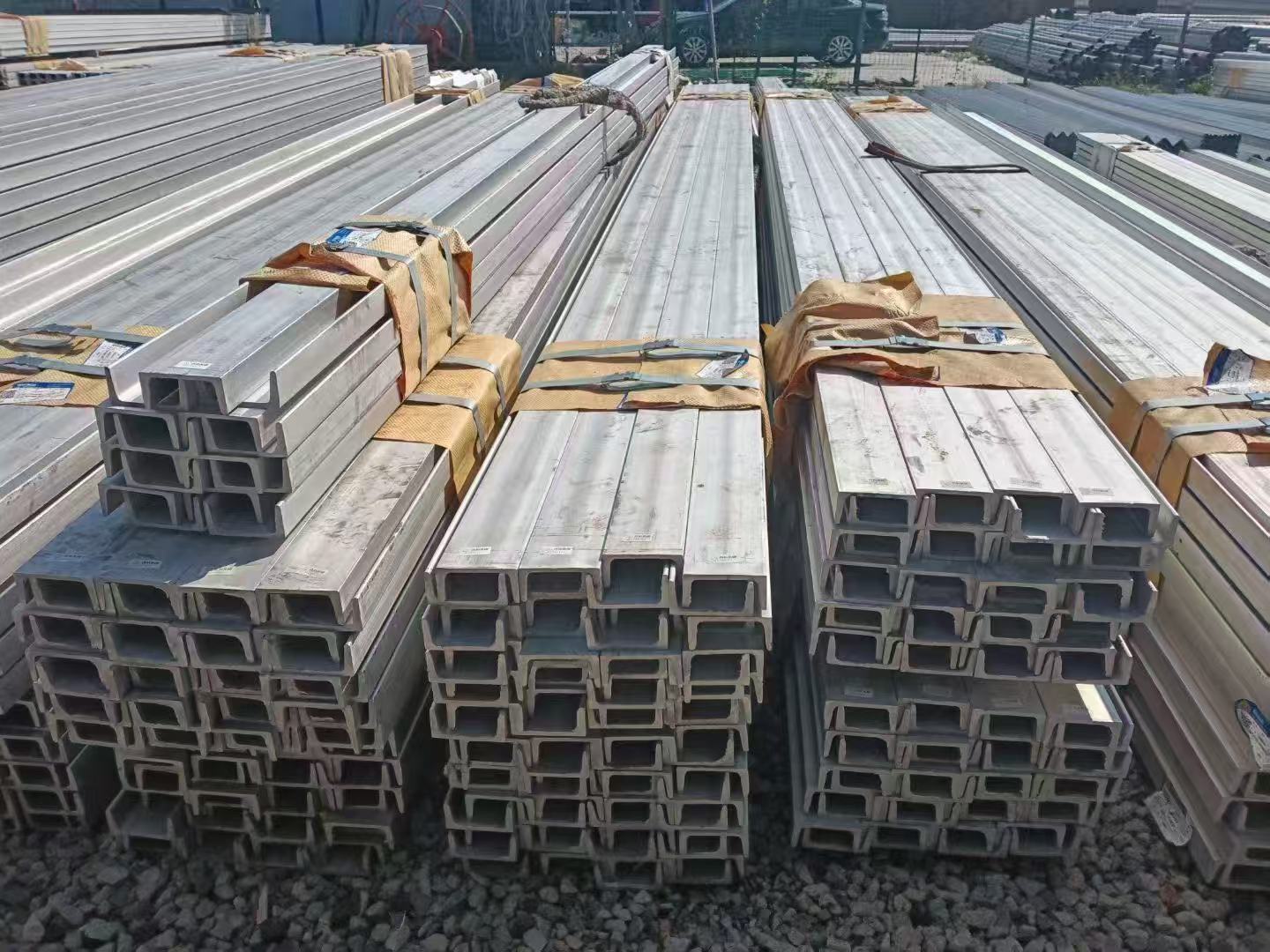 Kedalaman Stok HSS: Profil Persegi, Persegi Panjang, dan Bulat Siap Kirim Segera